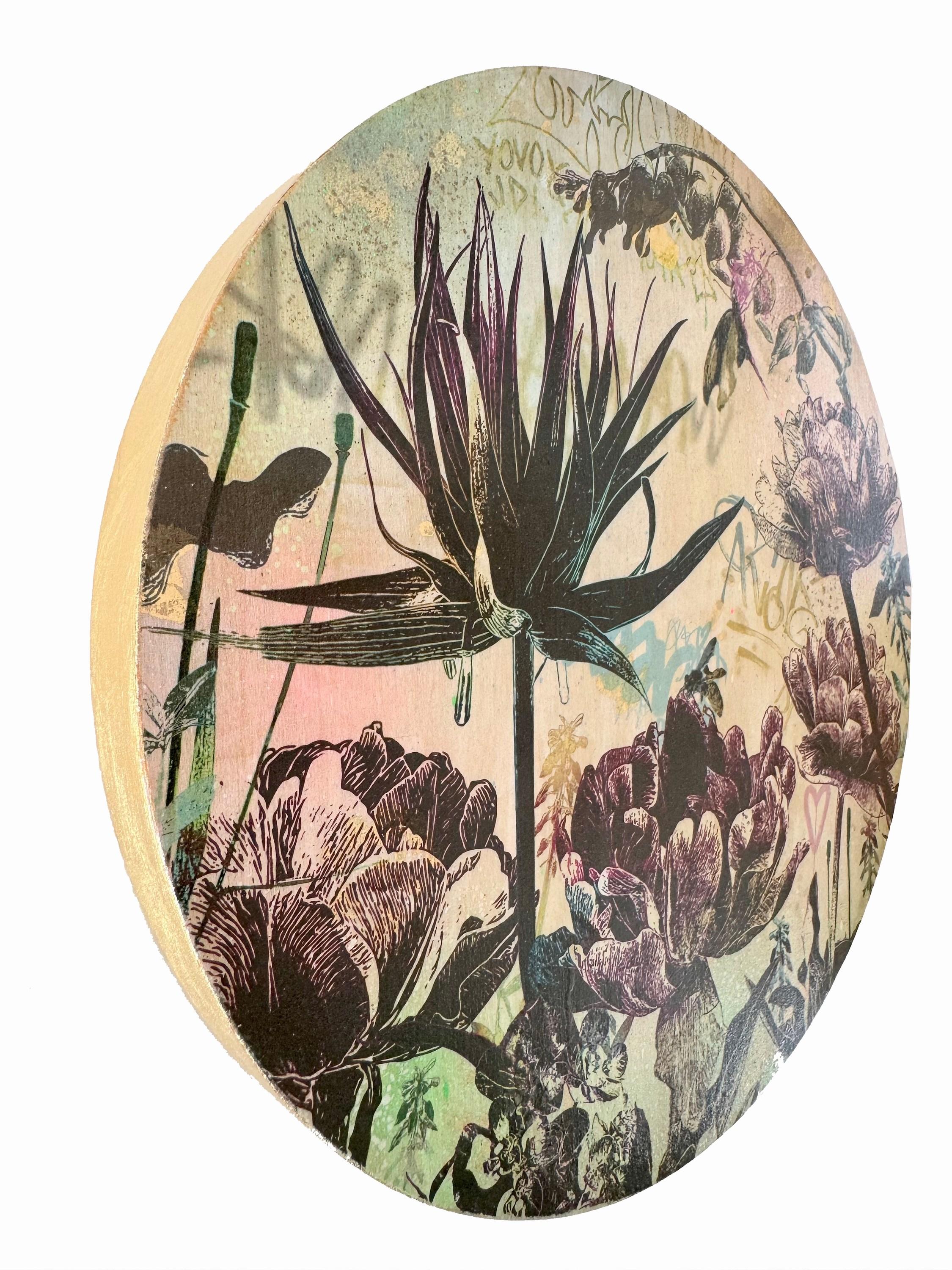 Piccolo Giardino Numero 10 (Botanici, Borgogna, Farfalle, Oro, ~39% OFF) - Mixed Media Art Contemporaneo di Katrina Revenaugh