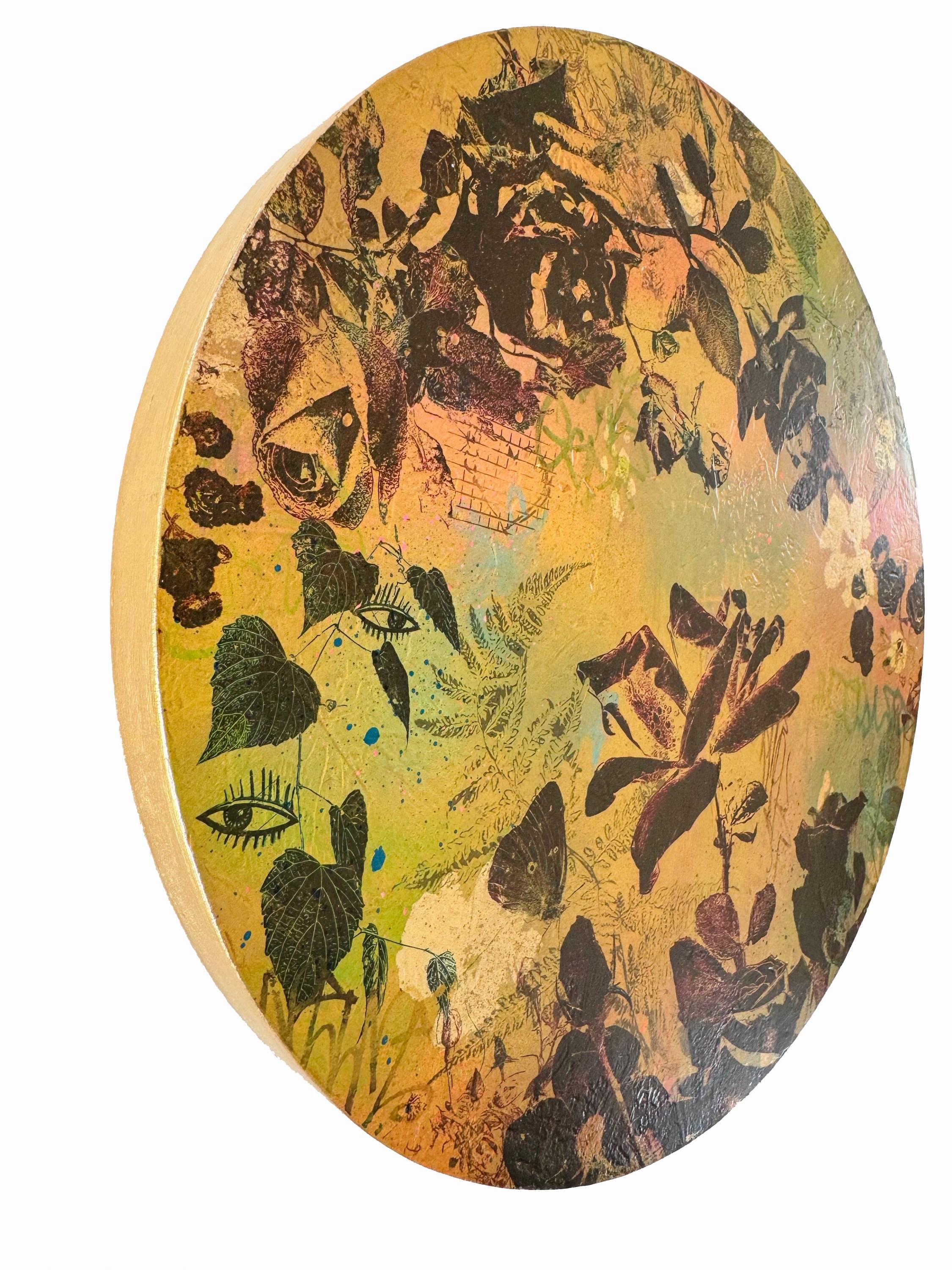 Piccolo Giardino Numero 11 (Botanici, Borgogna, Farfalle, Oro, ~39% OFF) - Painting di Katrina Revenaugh