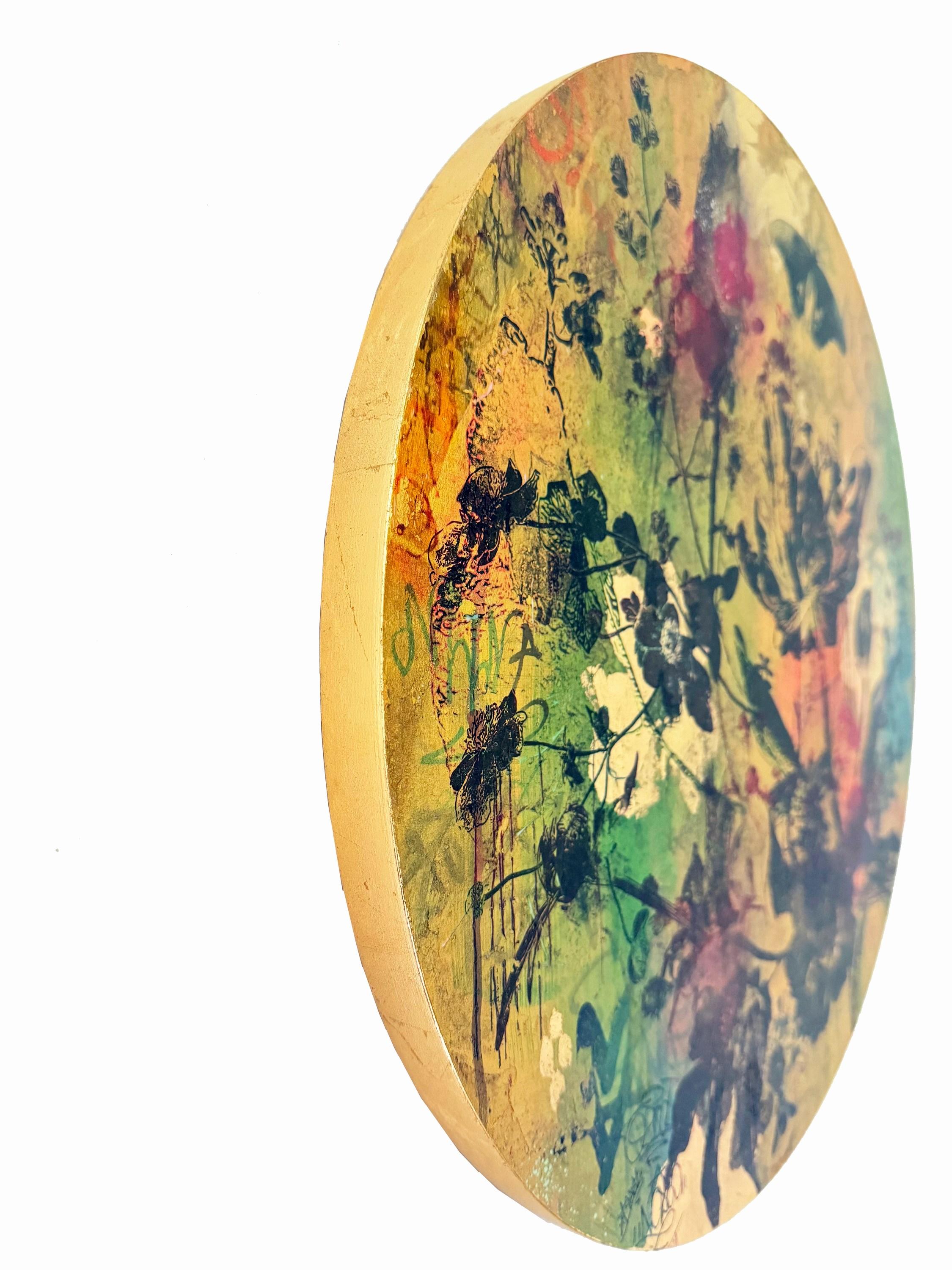 Piccolo Giardino Numero 12 (Botanici, Borgogna, Farfalle, Oro, ~31% OFF) - Painting di Katrina Revenaugh