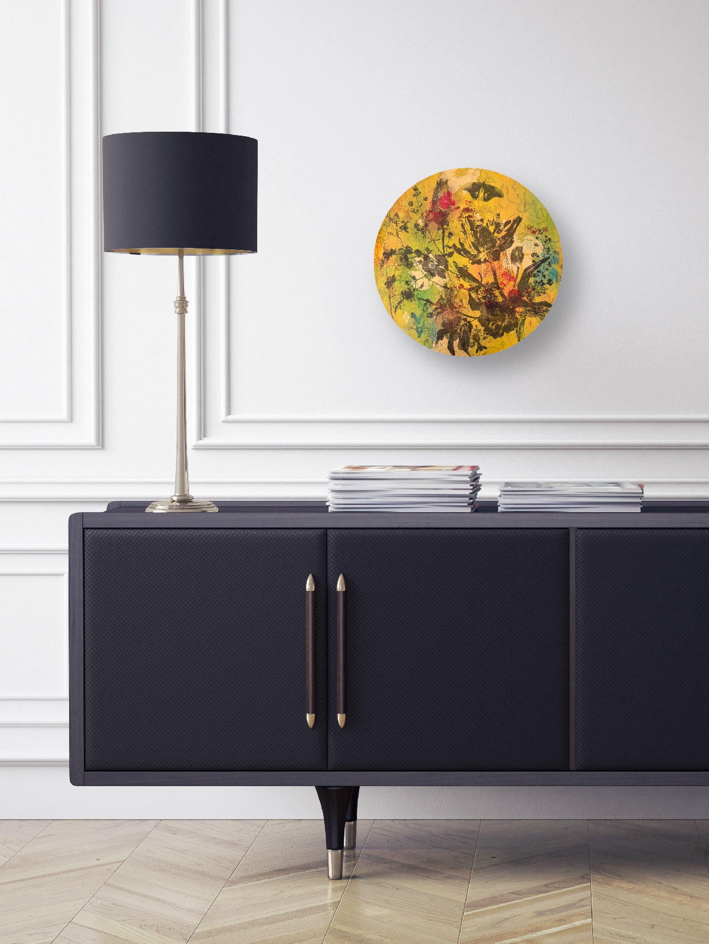 Piccolo Giardino Numero 12 (Botanici, Borgogna, Farfalle, Oro, ~31% OFF) - Painting Contemporaneo di Katrina Revenaugh
