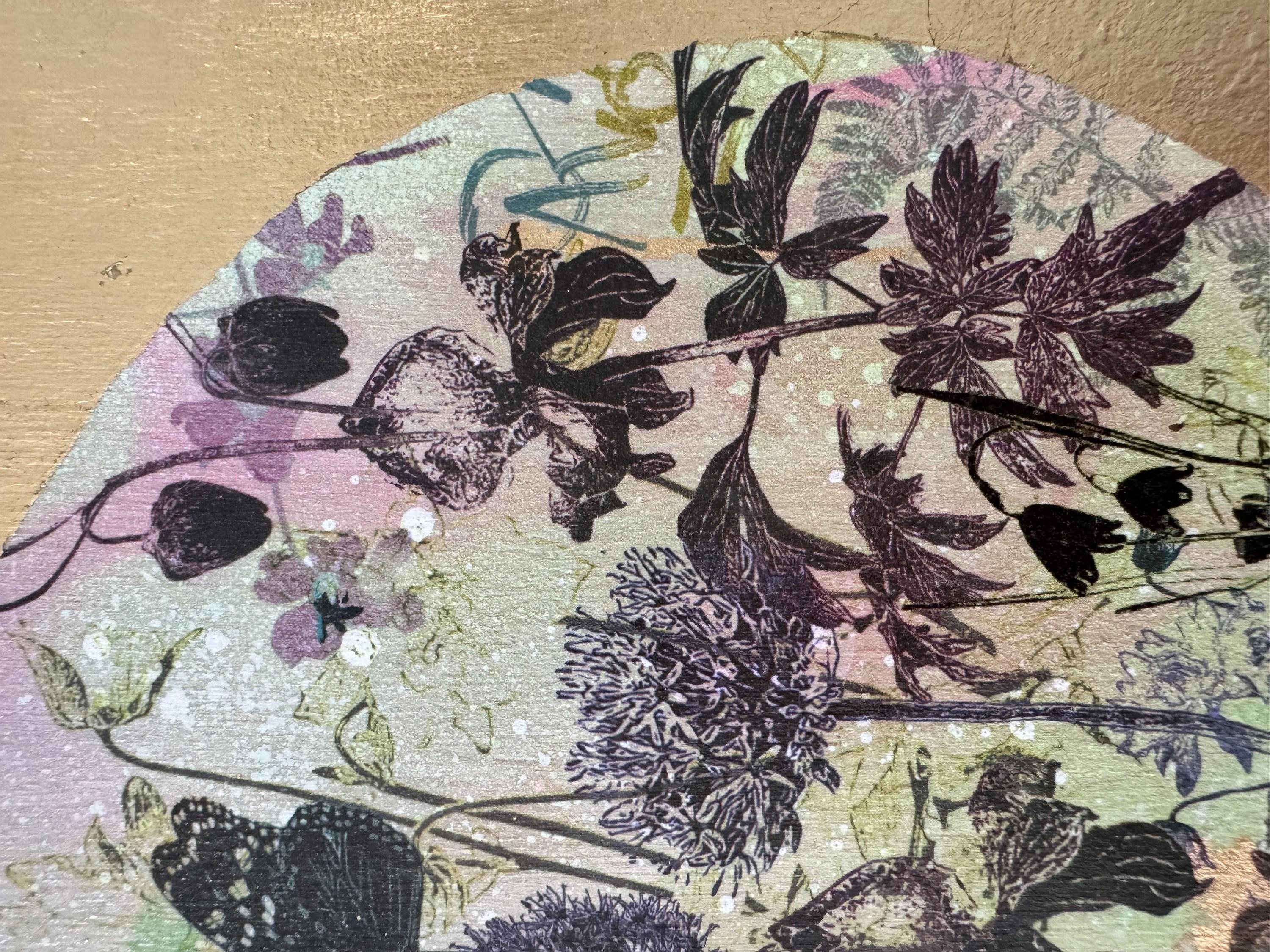 Piccolo Giardino Numero 8 (Botánicos, Borgoña, Mariposas, Oro, ~39% DESCUENTO) en venta 1