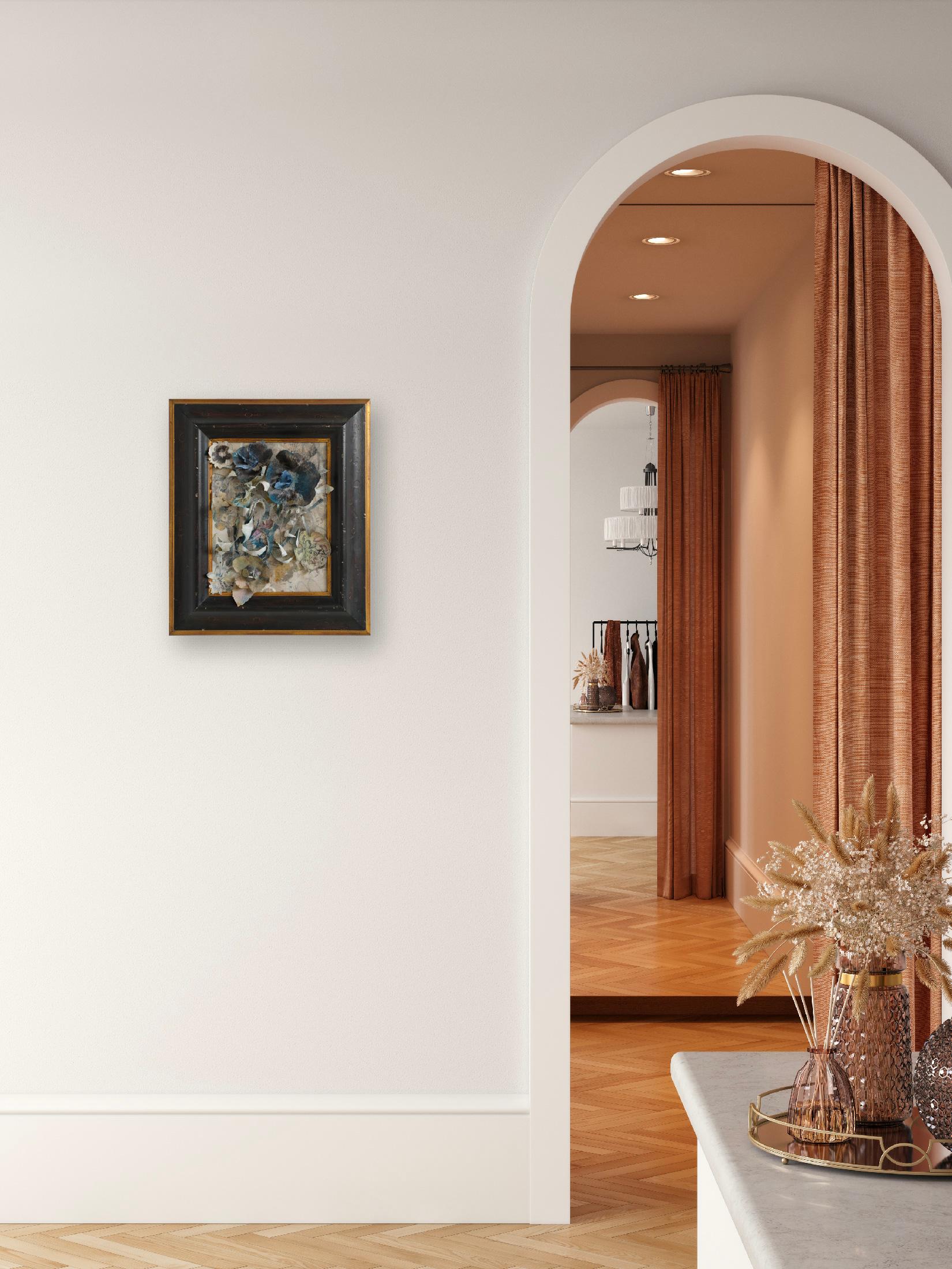Katrina Revenaugh
Fiori inaspettati n. 6
Inchiostro a pigmenti d'archivio, acrilico, vernice spray, lino belga, Chambray di scarto
Anno: 2023
Dimensioni immagine: 13 x 10,25
Dimensioni della cornice: 21 x 18
Nota: la cornice è pesante e vintage, ben