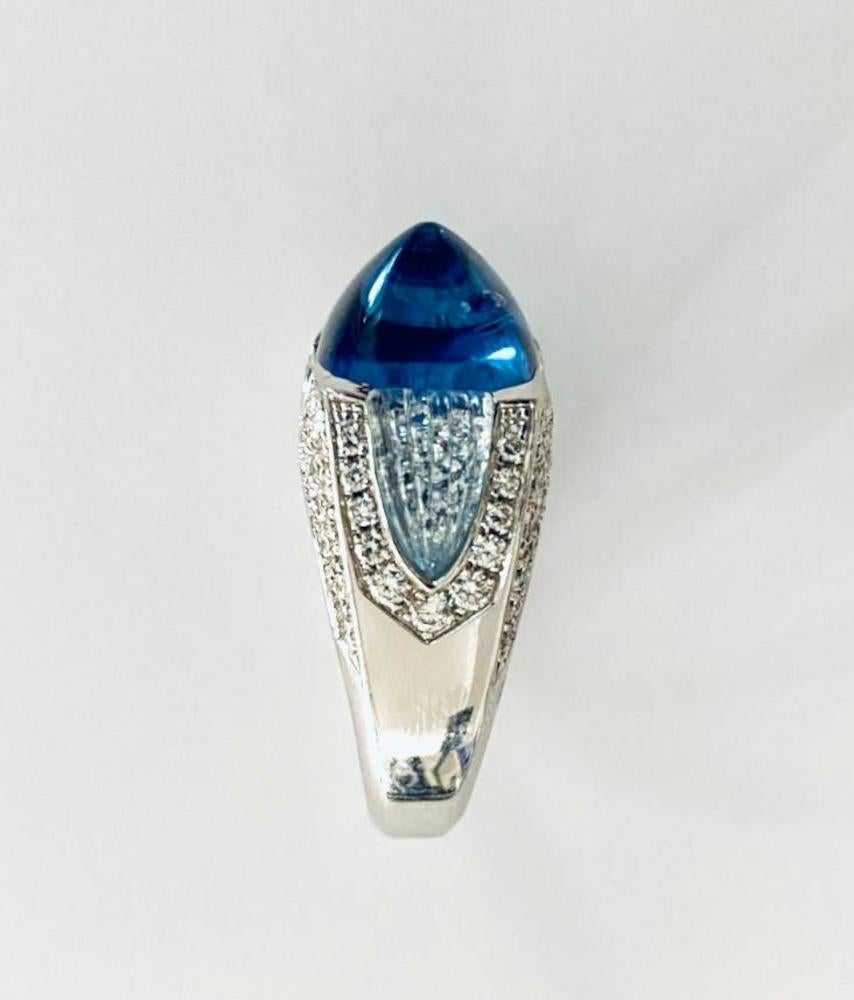 Taille cabochon SCAVIA Katrina Bague saphir naturel, diamants et topaze bleue en vente