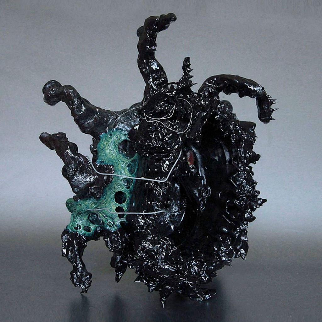 katrina schneider Abstract Sculpture - s/a-il(i)ent ∞-cyto - ceramic sculpture