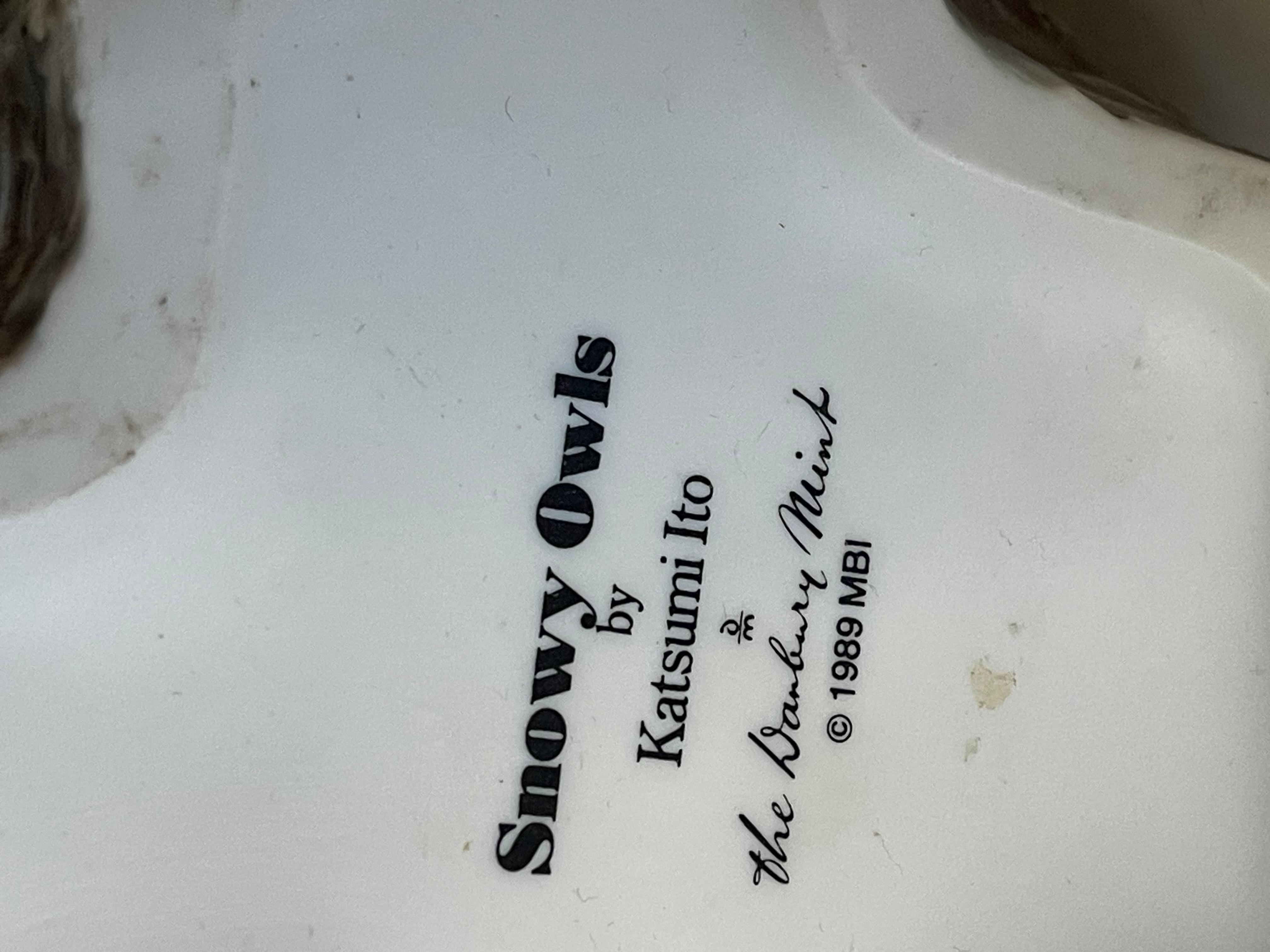 Scultura di gufi innevati su supporto di Katsumo Ito in vendita 1
