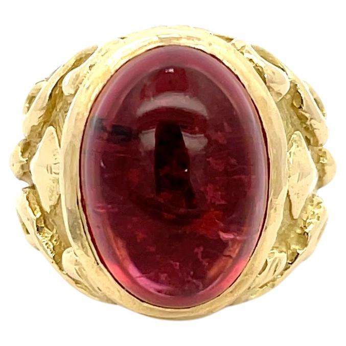 Katy Briscoe Bague en or jaune 18 carats avec cabochon de rubellite  en vente