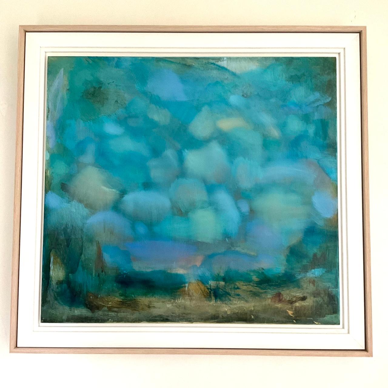 Peinture de nuages magiques, paysage de ciel, art bleu décontracté, peinture de chambre à coucher Calming - Impressionnisme Painting par Katy Brown