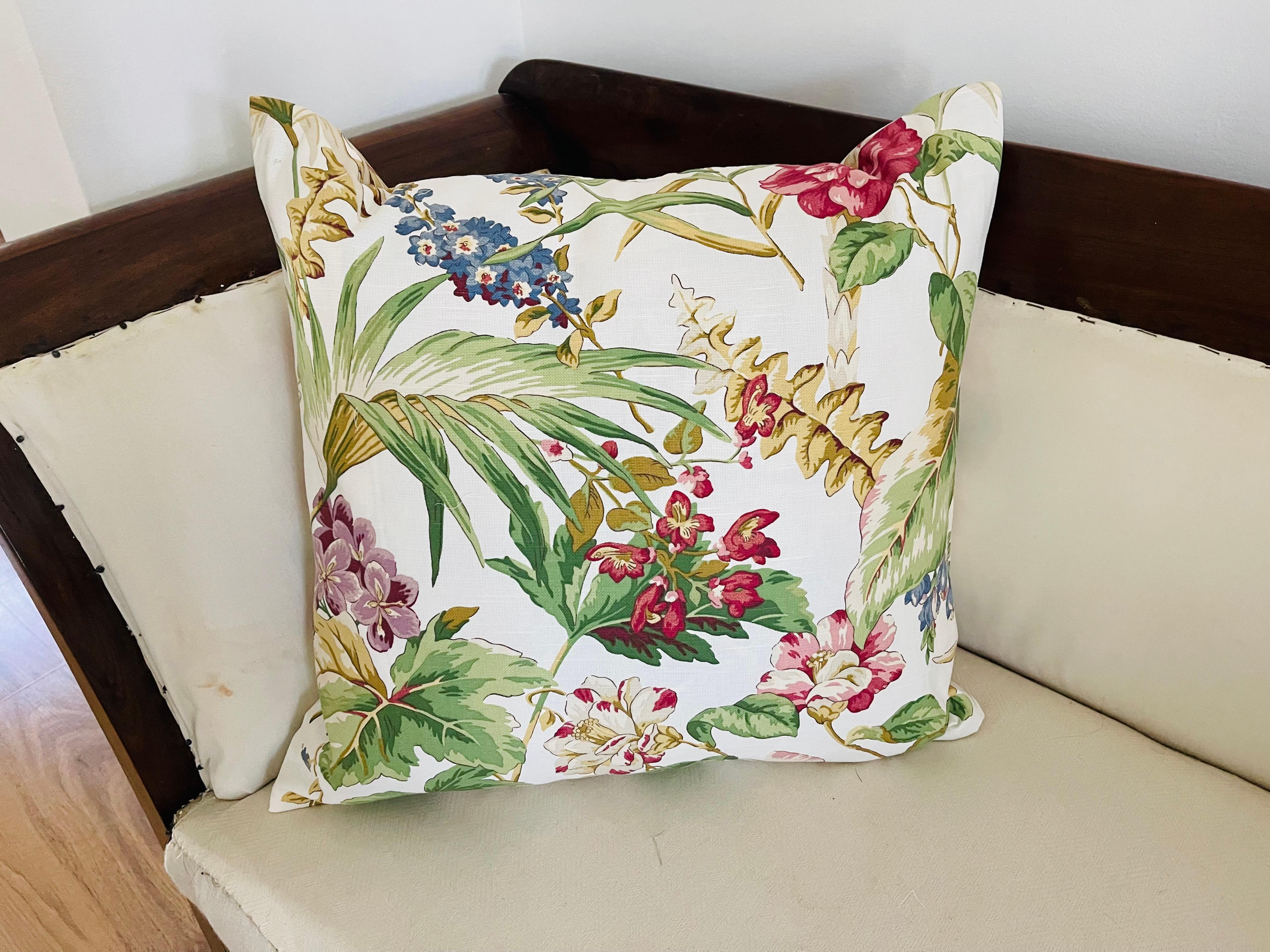 Moderno Cuscino Kauffmann Fabrice Tropical Foliage Inserto in piuma in vendita