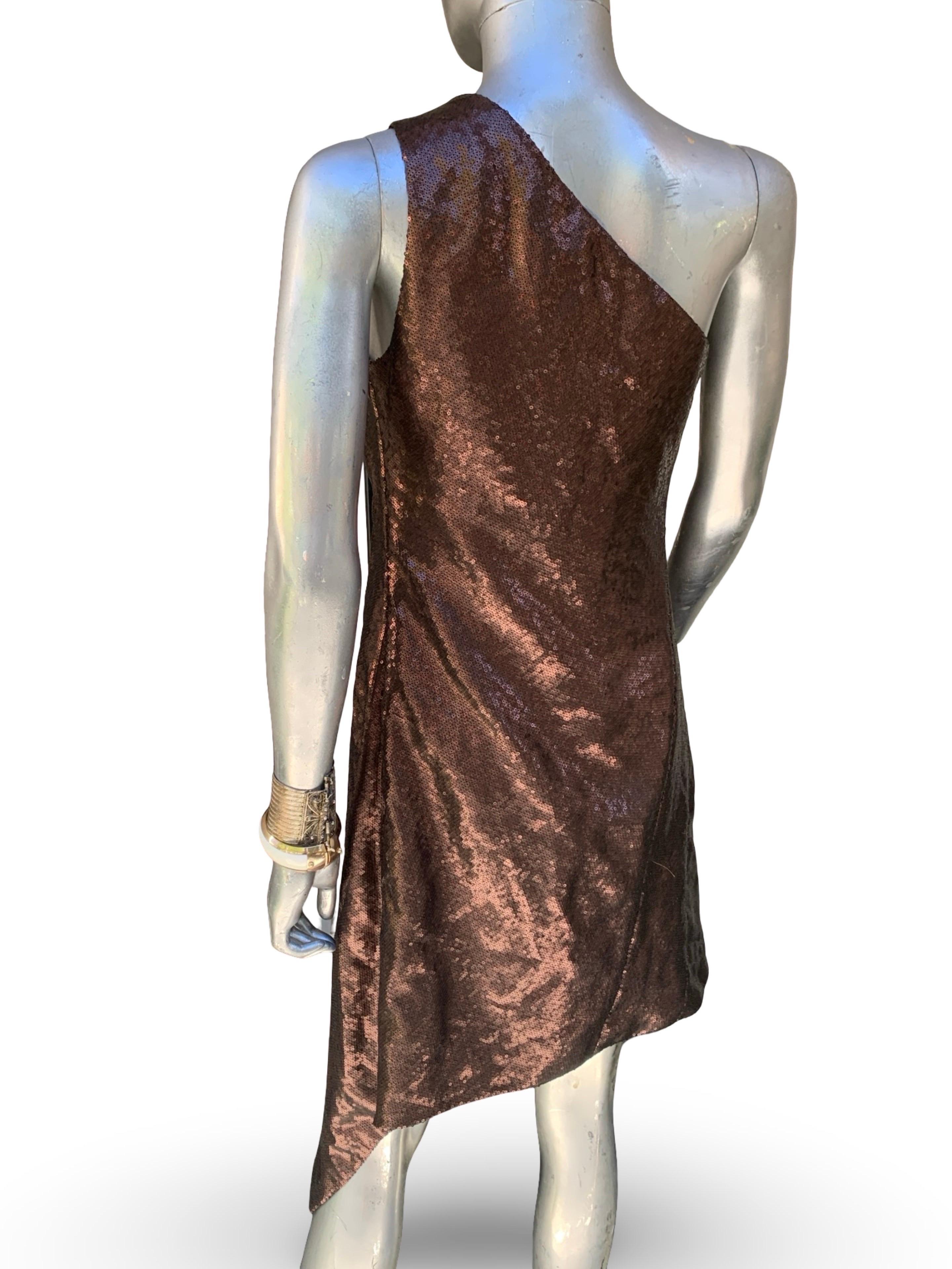 KaufmanFranco Collection Drapiertes Braun/Kupfer Pailletten Asymmetrisches Cocktailkleid im Zustand „Gut“ im Angebot in Palm Desert, CA