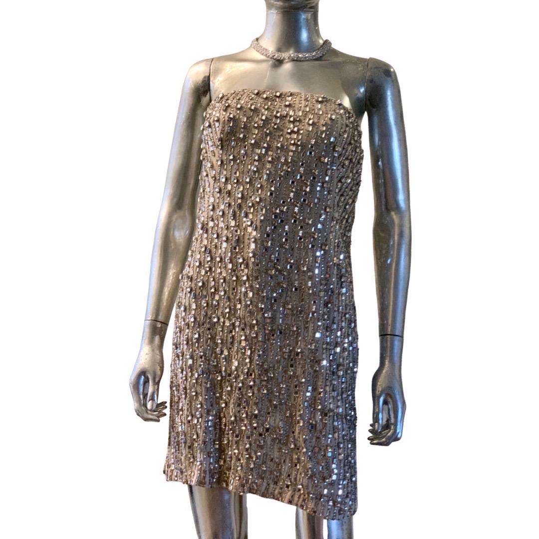 KaufmanFranco Vestido de cóctel sin tirantes de seda nude con adornos de pedrería Talla 8 en venta 6