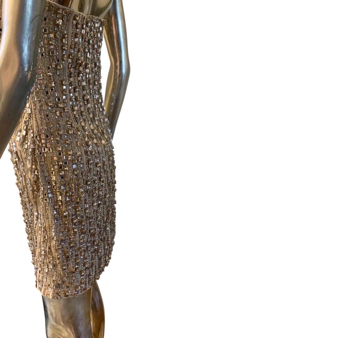 KaufmanFranco Vestido de cóctel sin tirantes de seda nude con adornos de pedrería Talla 8 en venta 7