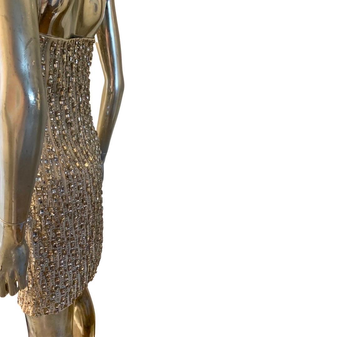 KaufmanFranco Vestido de cóctel sin tirantes de seda nude con adornos de pedrería Talla 8 en venta 10