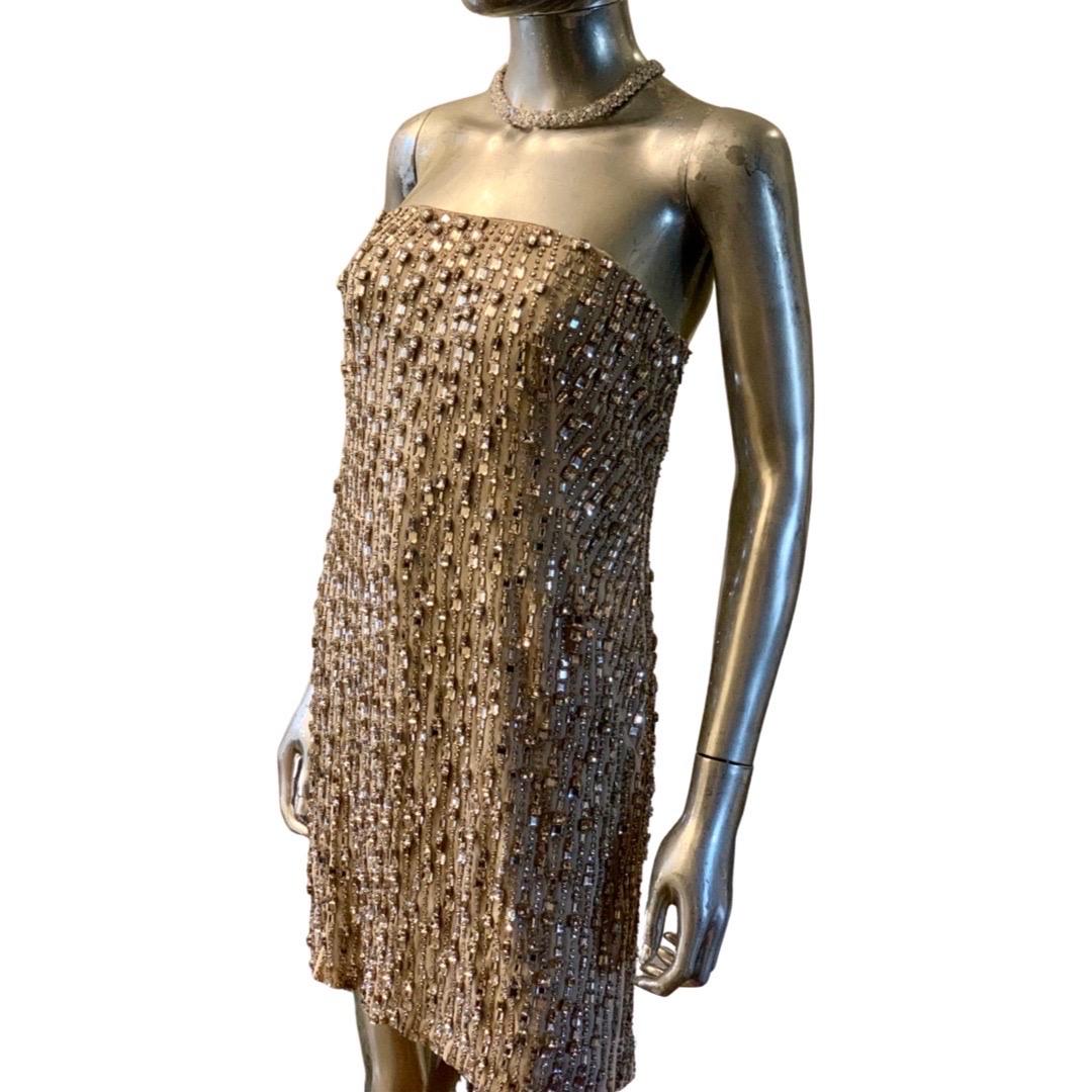 KaufmanFranco Vestido de cóctel sin tirantes de seda nude con adornos de pedrería Talla 8 en Bueno estado para la venta en Palm Springs, CA