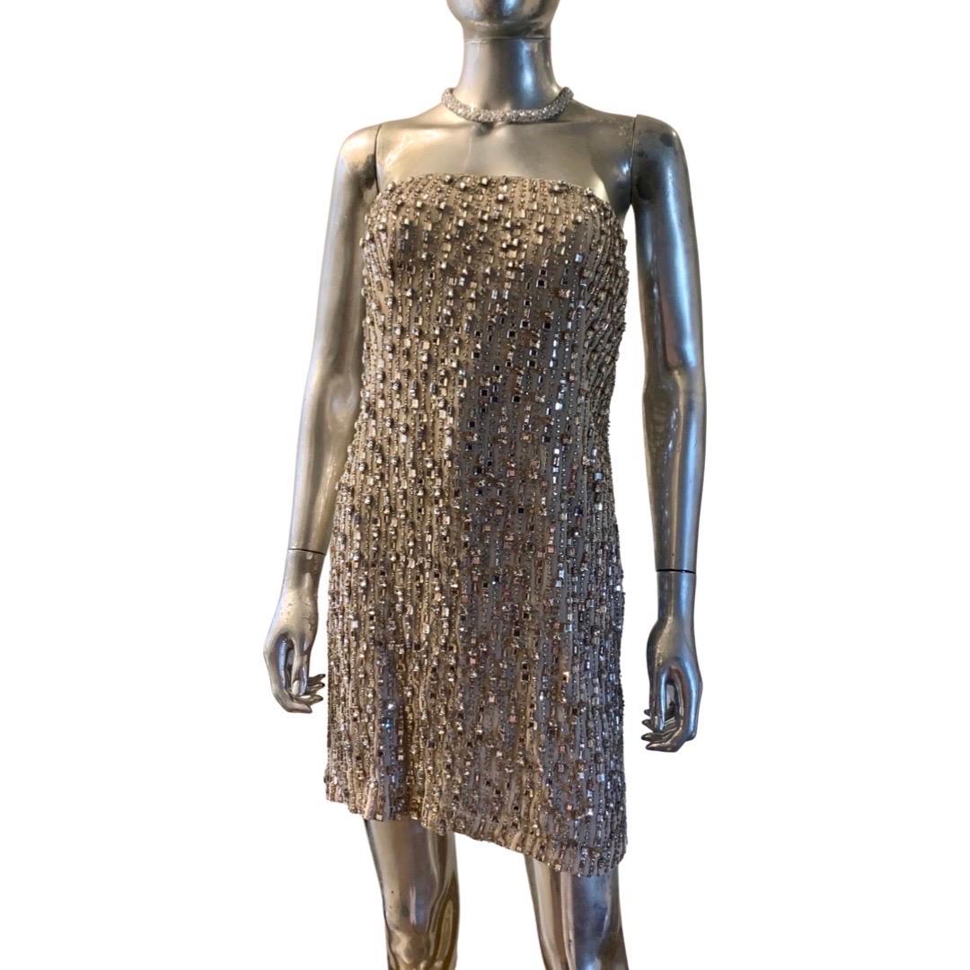 KaufmanFranco Vestido de cóctel sin tirantes de seda nude con adornos de pedrería Talla 8 en venta 1