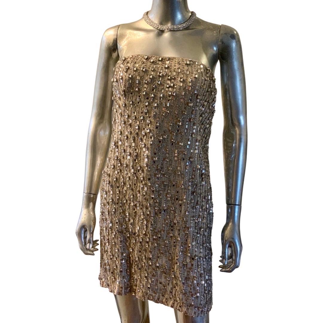 KaufmanFranco Vestido de cóctel sin tirantes de seda nude con adornos de pedrería Talla 8 en venta 2