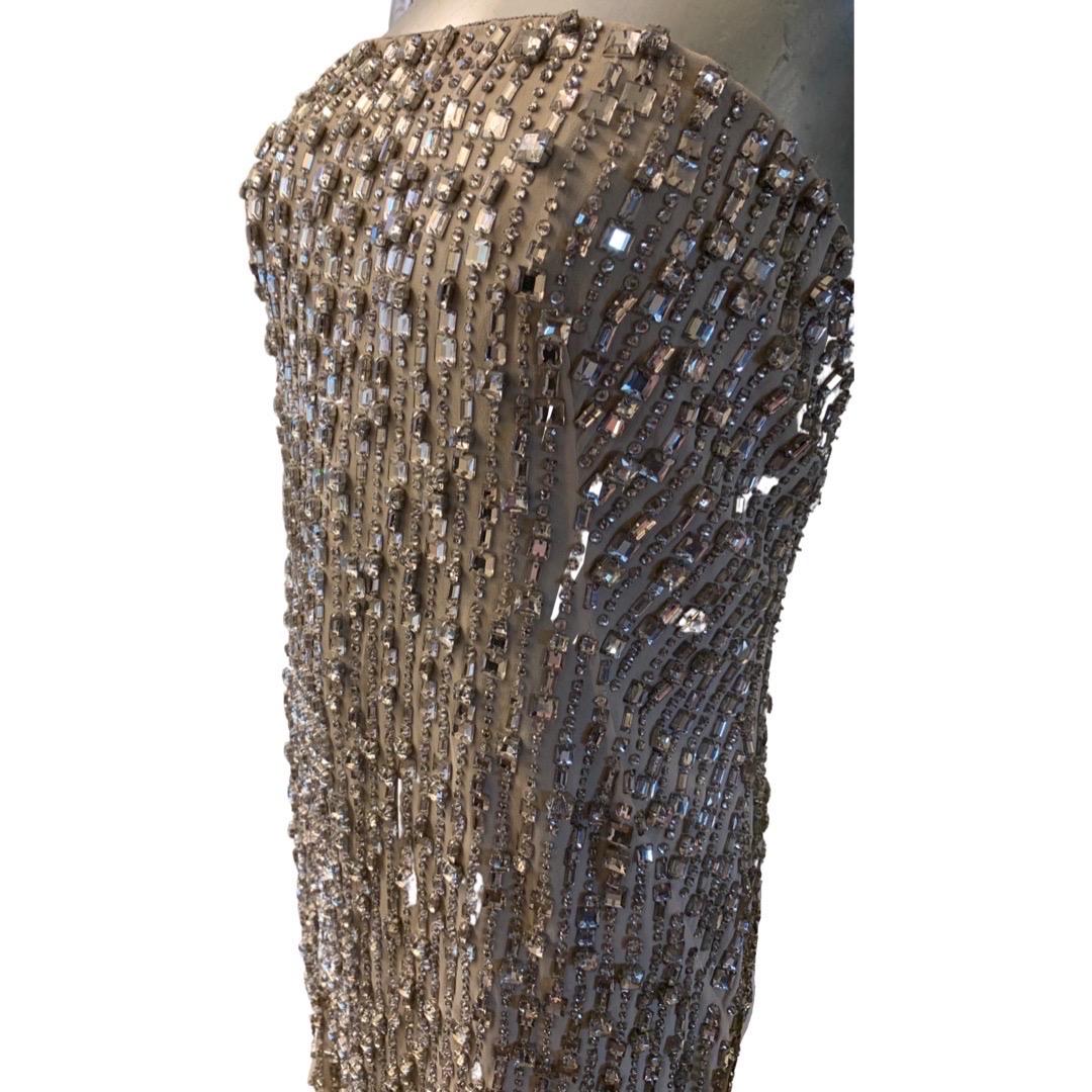 KaufmanFranco Vestido de cóctel sin tirantes de seda nude con adornos de pedrería Talla 8 en venta 4