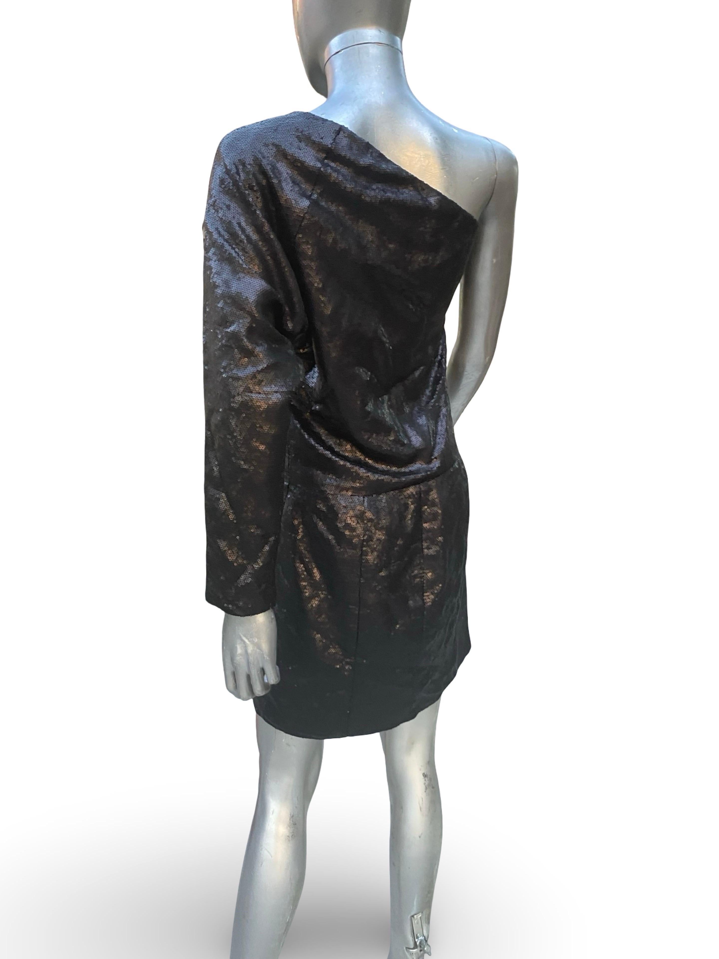 KaufmanFranco One Shoulder Sexy Chic Black Sequin Cocktail Dress Size 6/42 en vente 2