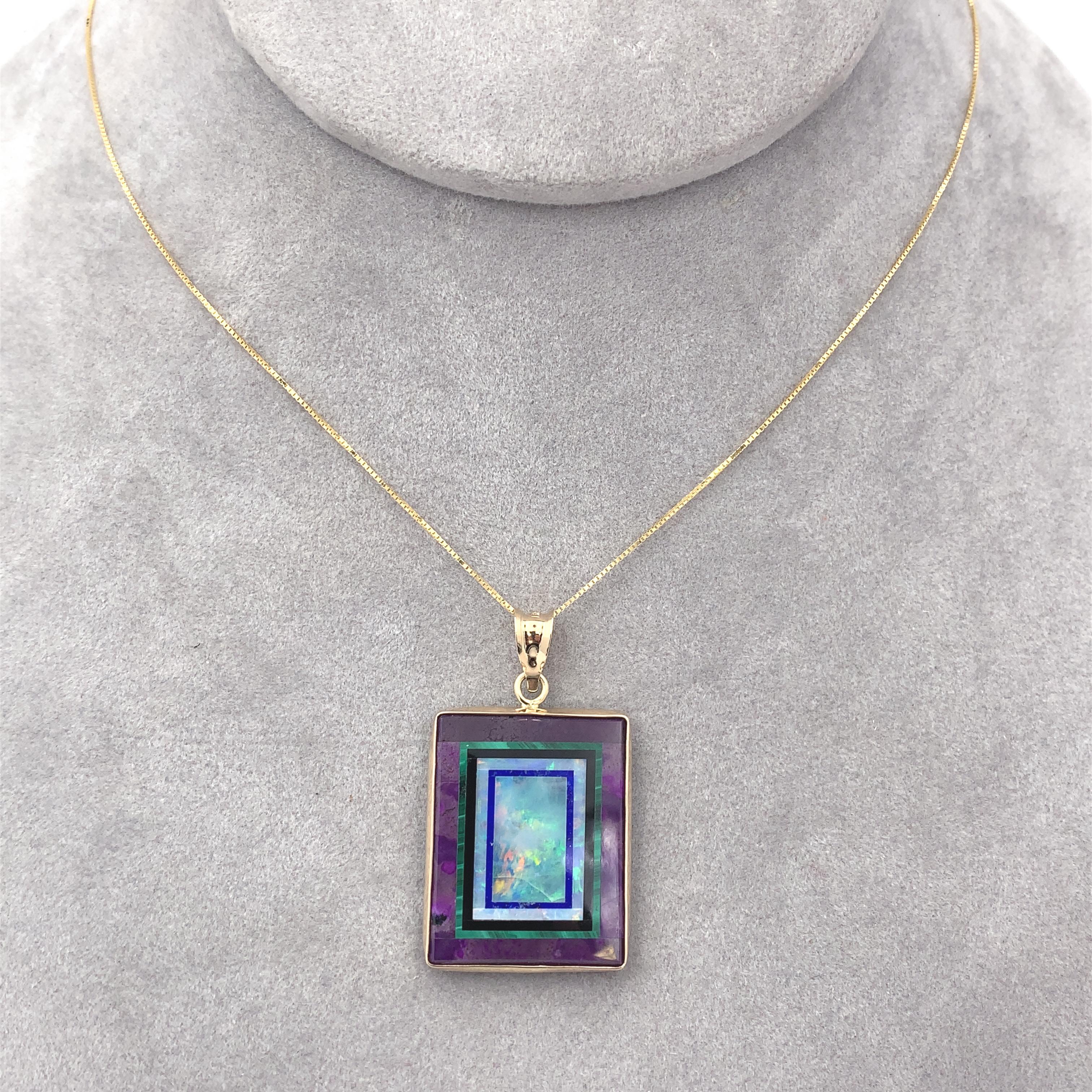 Ciondolo Kaufmann a intarsio in Opale 14K con Sugilite e Malachite In condizioni buone in vendita a Big Bend, WI