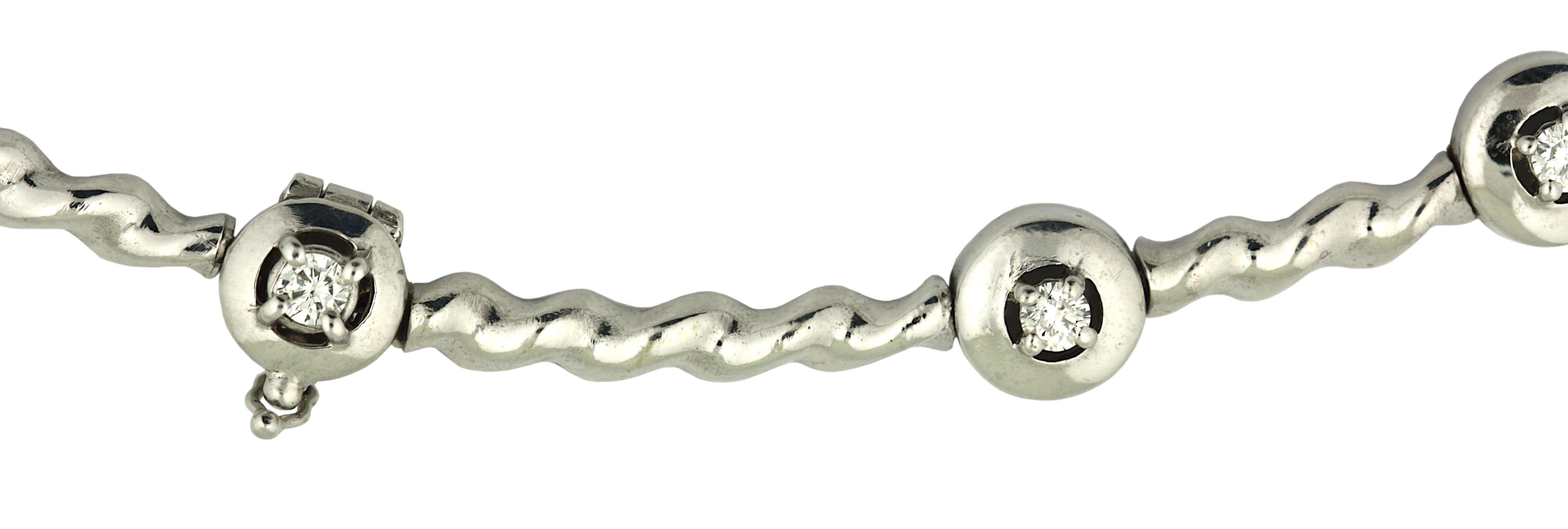 
Kaufmann de Suisse, collana in oro bianco e diamanti
Collana di diamanti in oro bianco a diciotto carati
Collana di diamanti 
