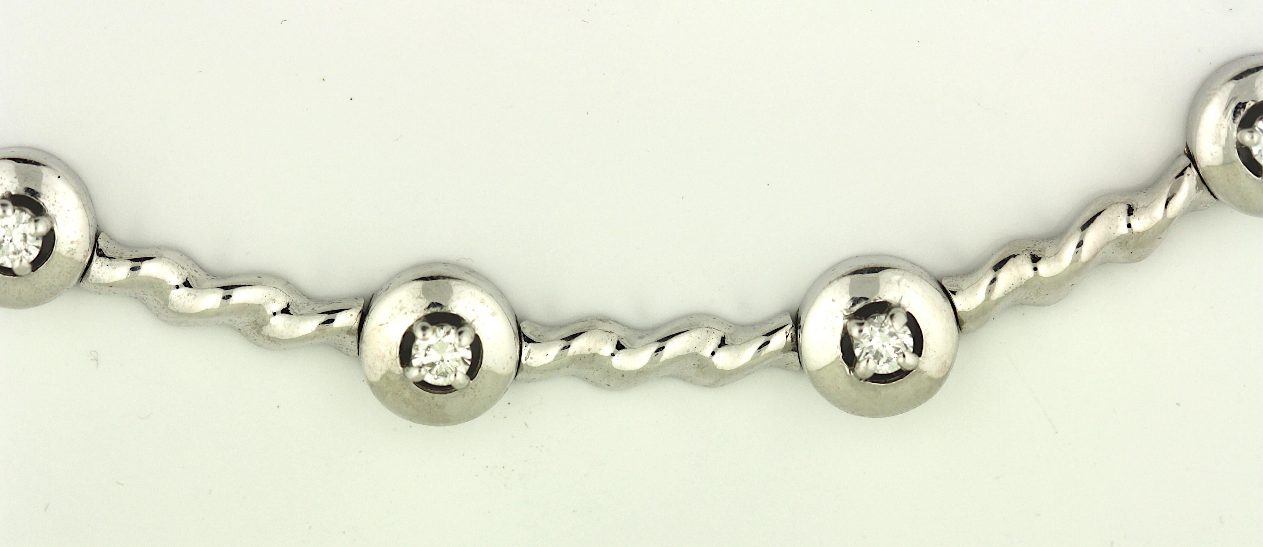 Kaufmann de Suisse, collana in oro bianco e diamanti In condizioni buone in vendita a Palm Beach, FL