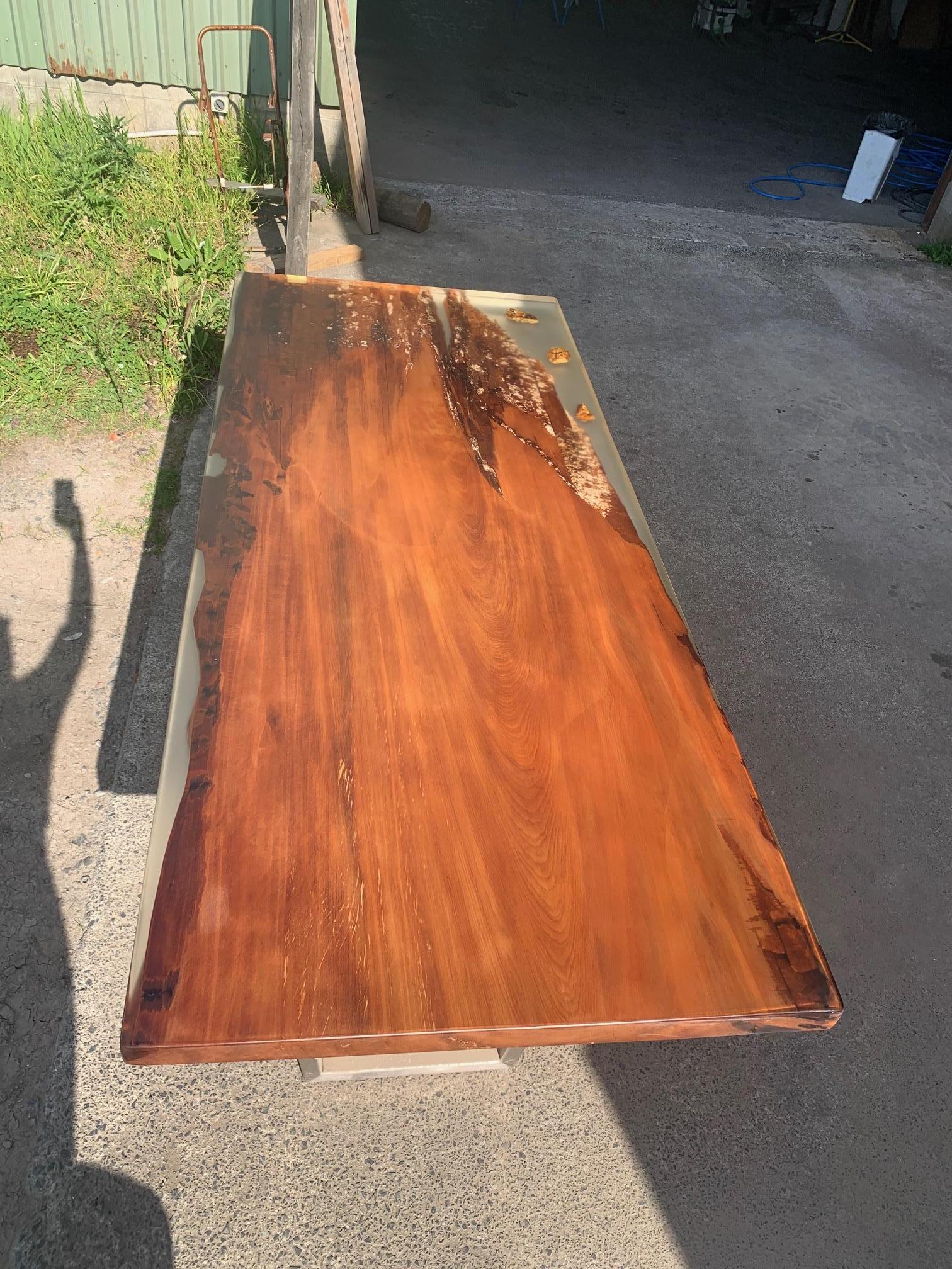 Kauri Dining Table in Solid Ancient Kauri Wood and Amber For Sale 4