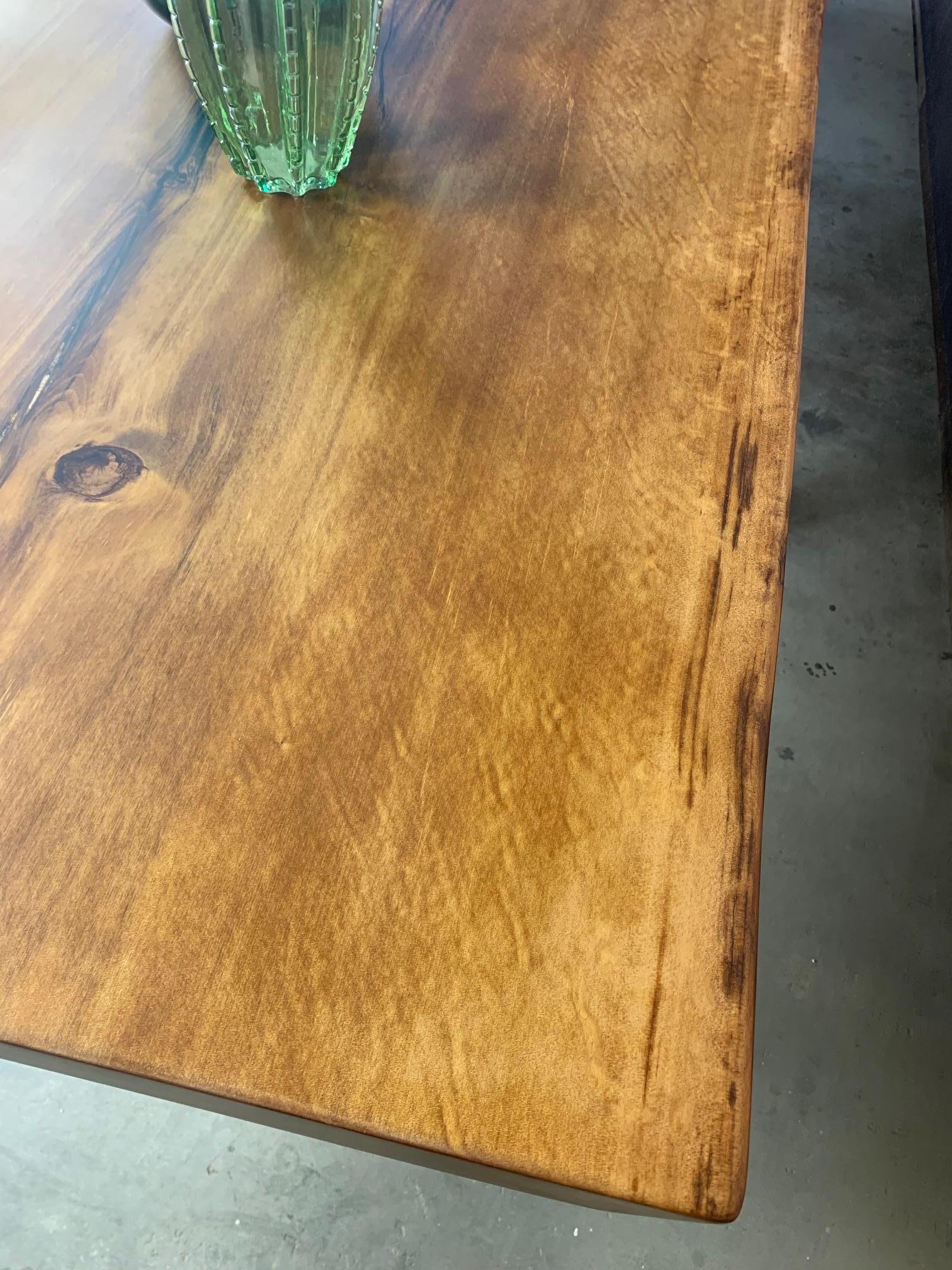 Kauri Dining Table in Solid Ancient Kauri Wood and Amber For Sale 2