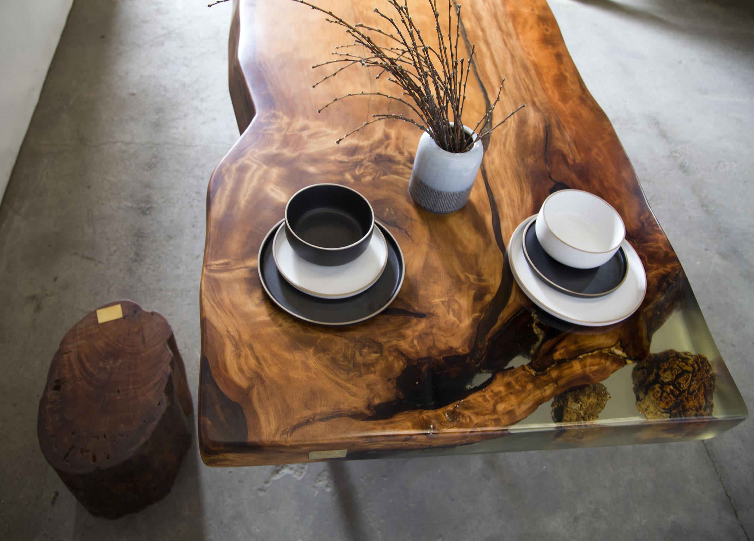 Nouvelle-Zélande Table de salle à manger Kauri en bois massif de Kauri ancien en vente