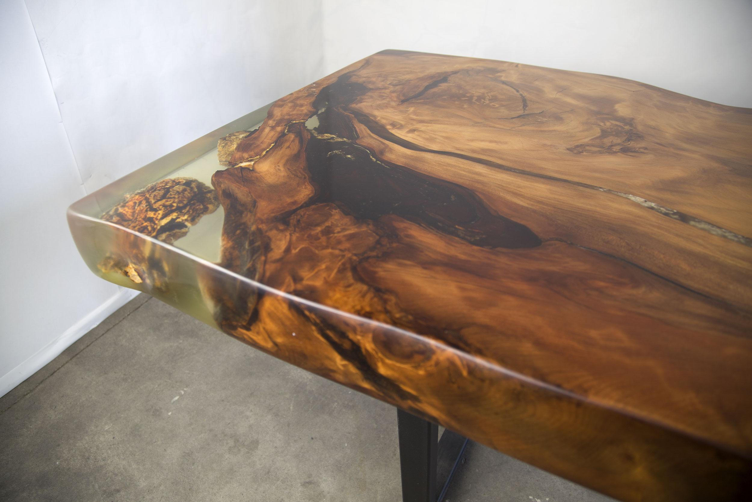 Moulage Table de salle à manger Kauri en bois massif de Kauri ancien en vente