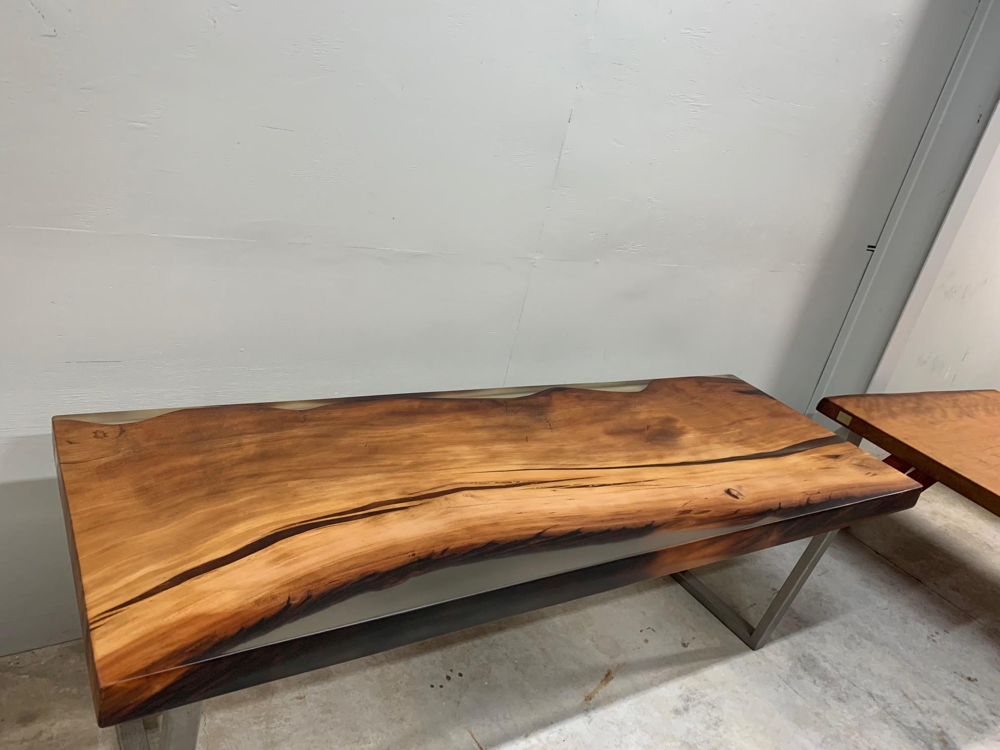 Moulage Table de salle à manger Kauri en bois massif de Kauri ancien en vente