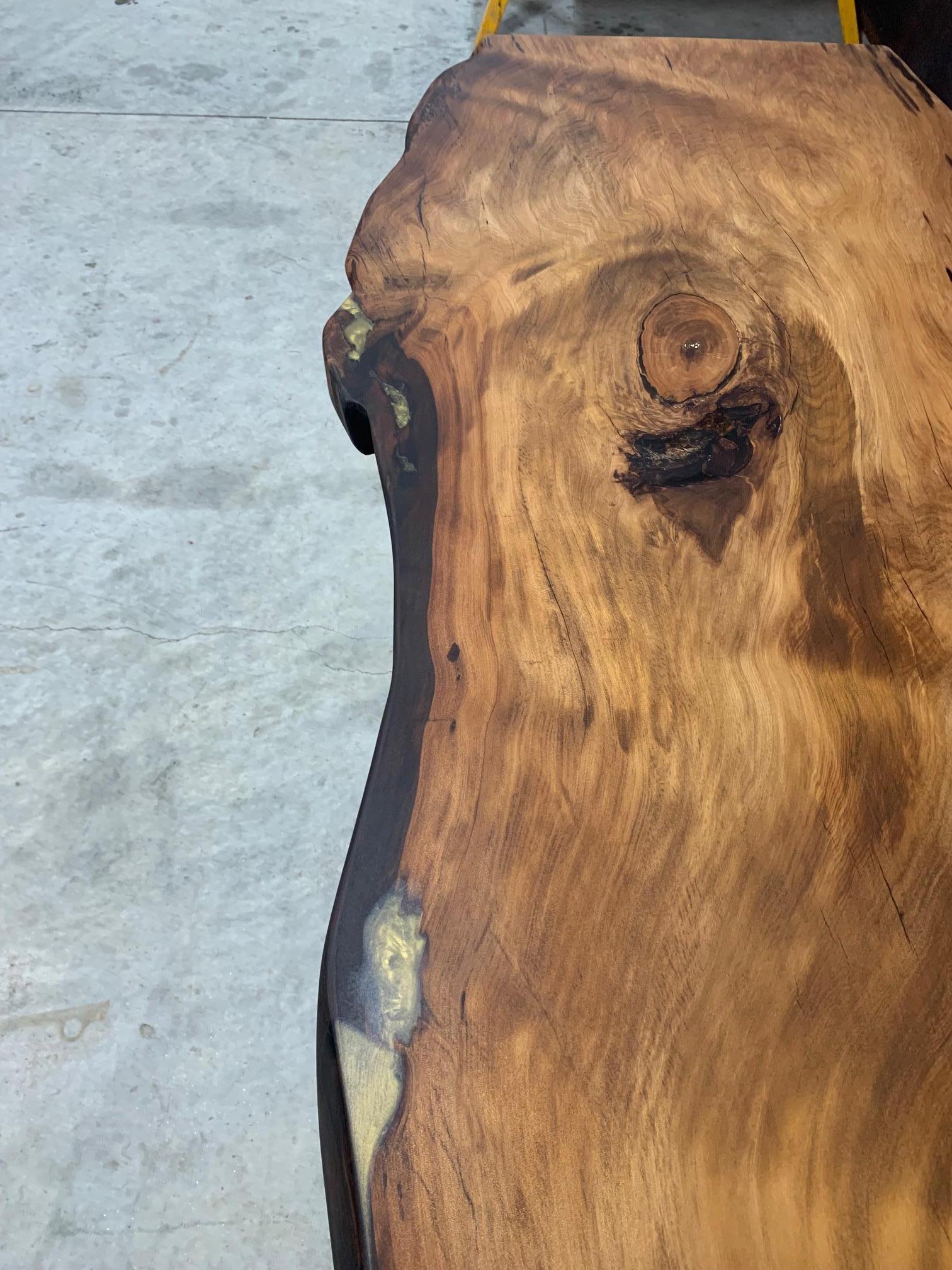 Kauri Dining Table in Solid Ancient Kauri Wood In New Condition For Sale In Kumeu, NZ