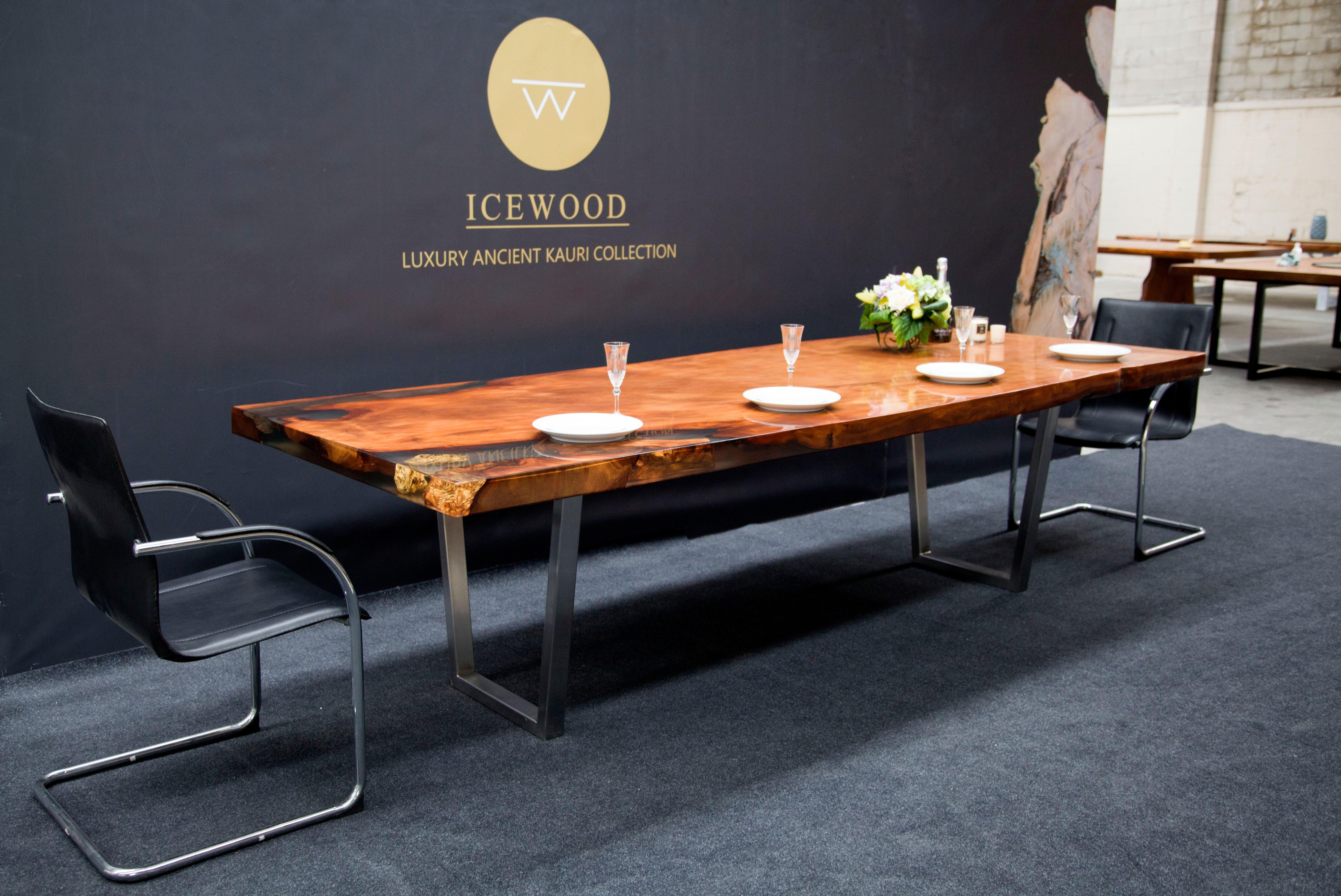 XXIe siècle et contemporain Table de salle à manger Kauri en bois massif de Kauri ancien en vente
