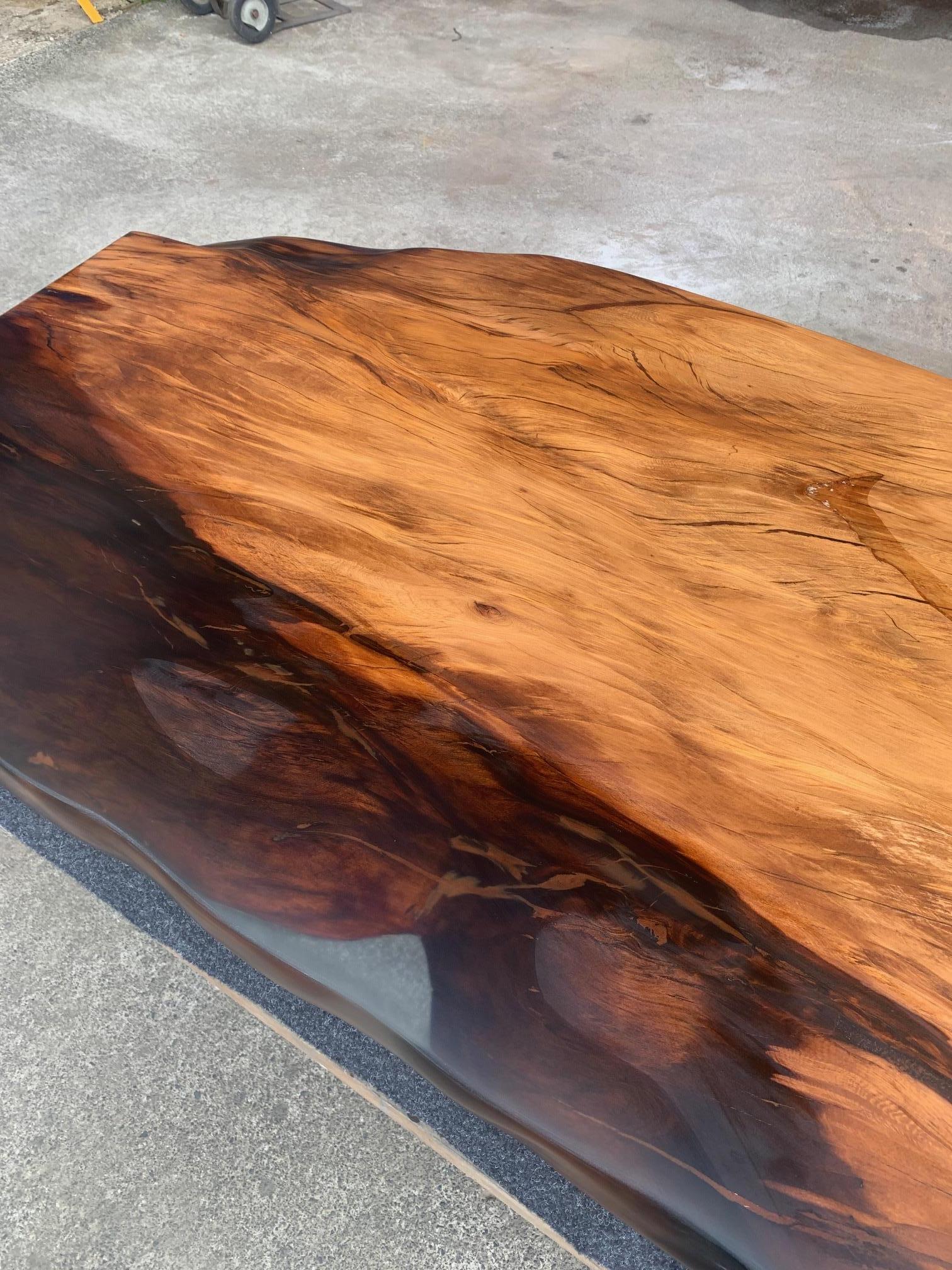 Kauri Dining Table in Solid Ancient Kauri Wood In New Condition For Sale In Kumeu, NZ