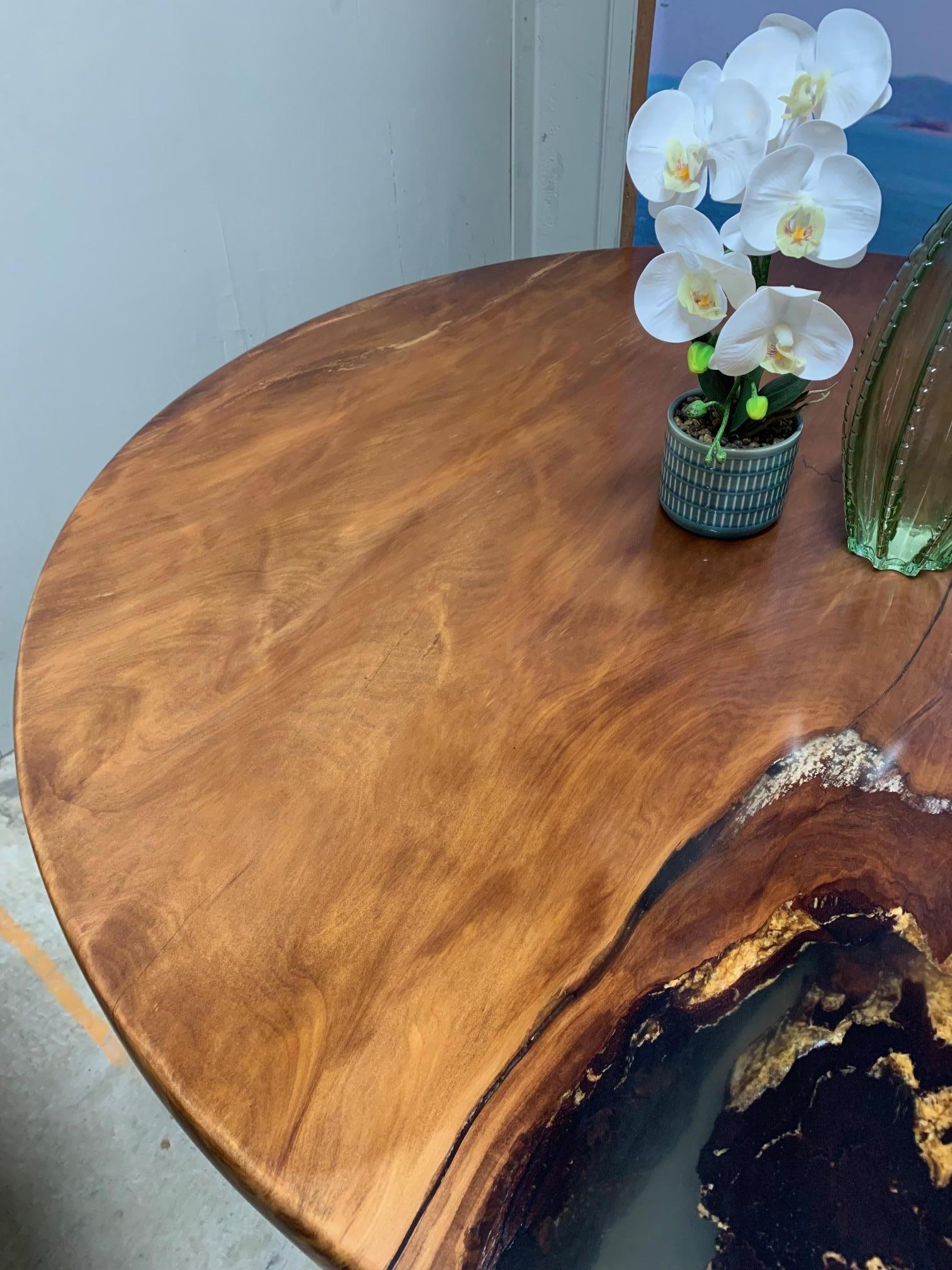New Zealand Kauri Round Dining Table 1.4m diameter in Solid Ancient Kauri Wood For Sale