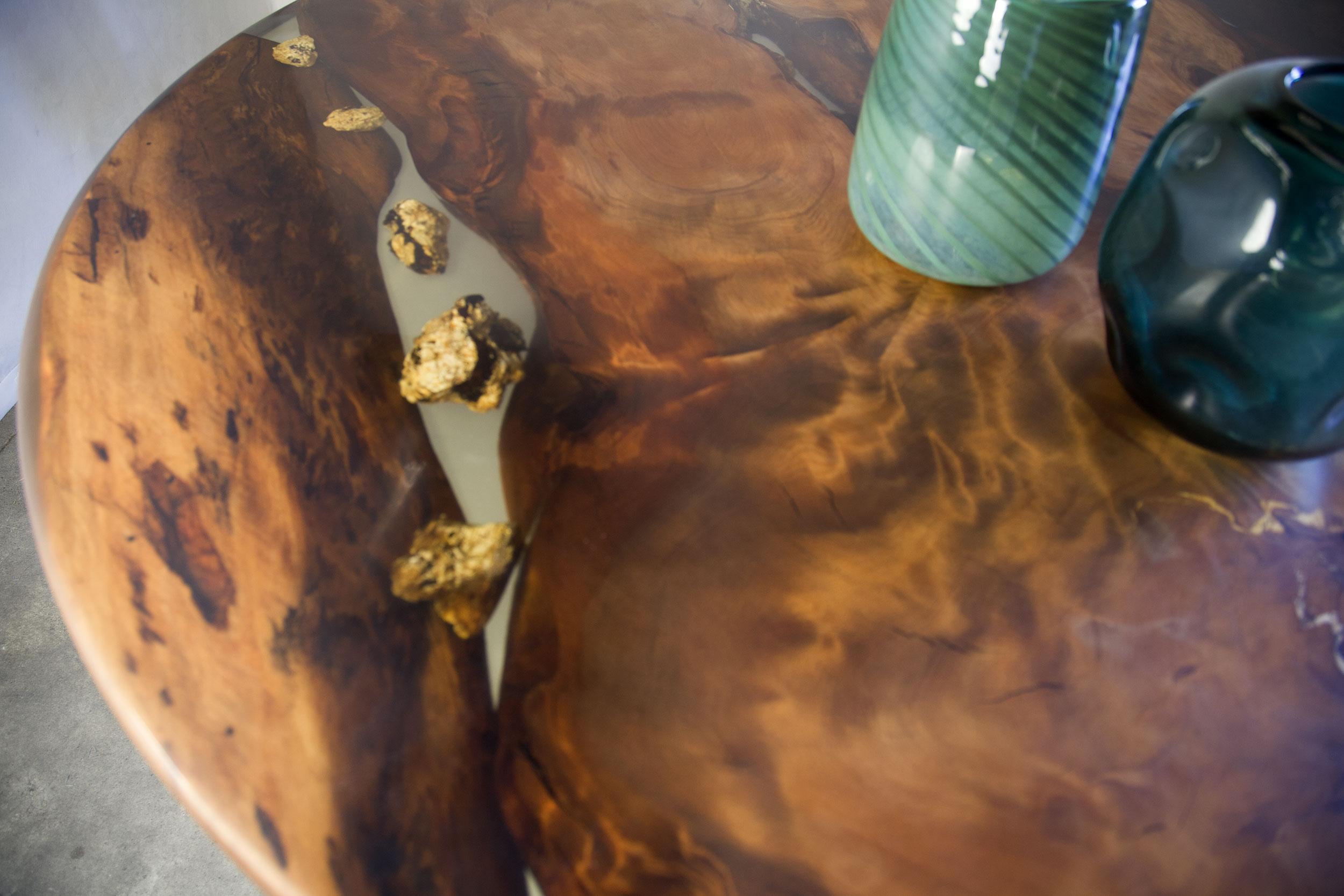 Table de salle à manger ronde Kauri en bois massif de Kauri ancien en vente 4