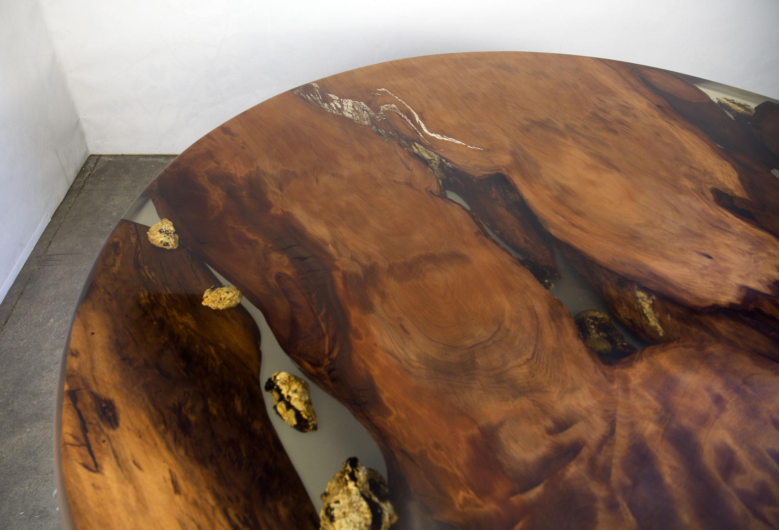 Table de salle à manger ronde Kauri en bois massif de Kauri ancien en vente 8