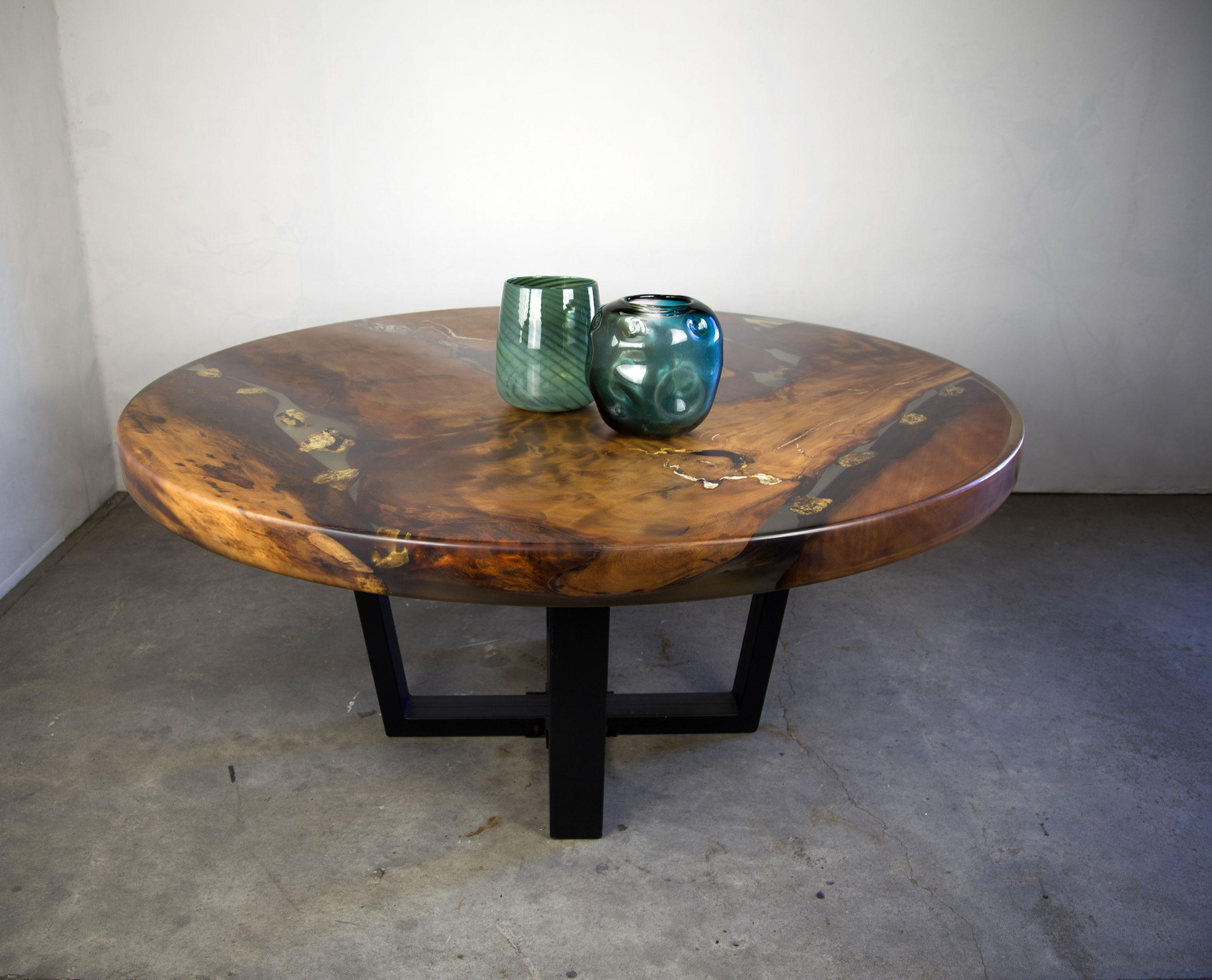 Nouvelle-Zélande Table de salle à manger ronde Kauri en bois massif de Kauri ancien en vente