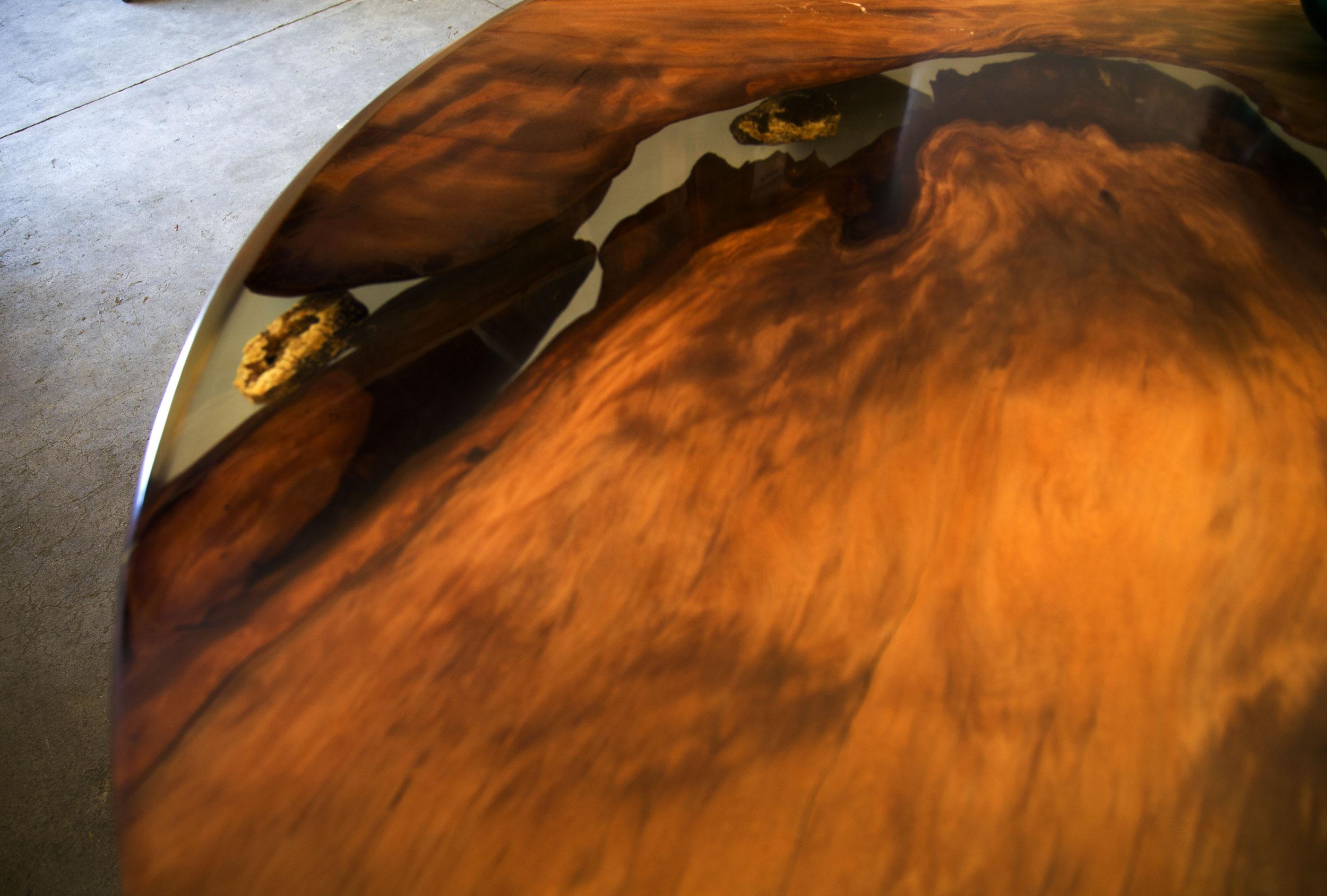 Table de salle à manger ronde Kauri en bois massif de Kauri ancien en vente 1