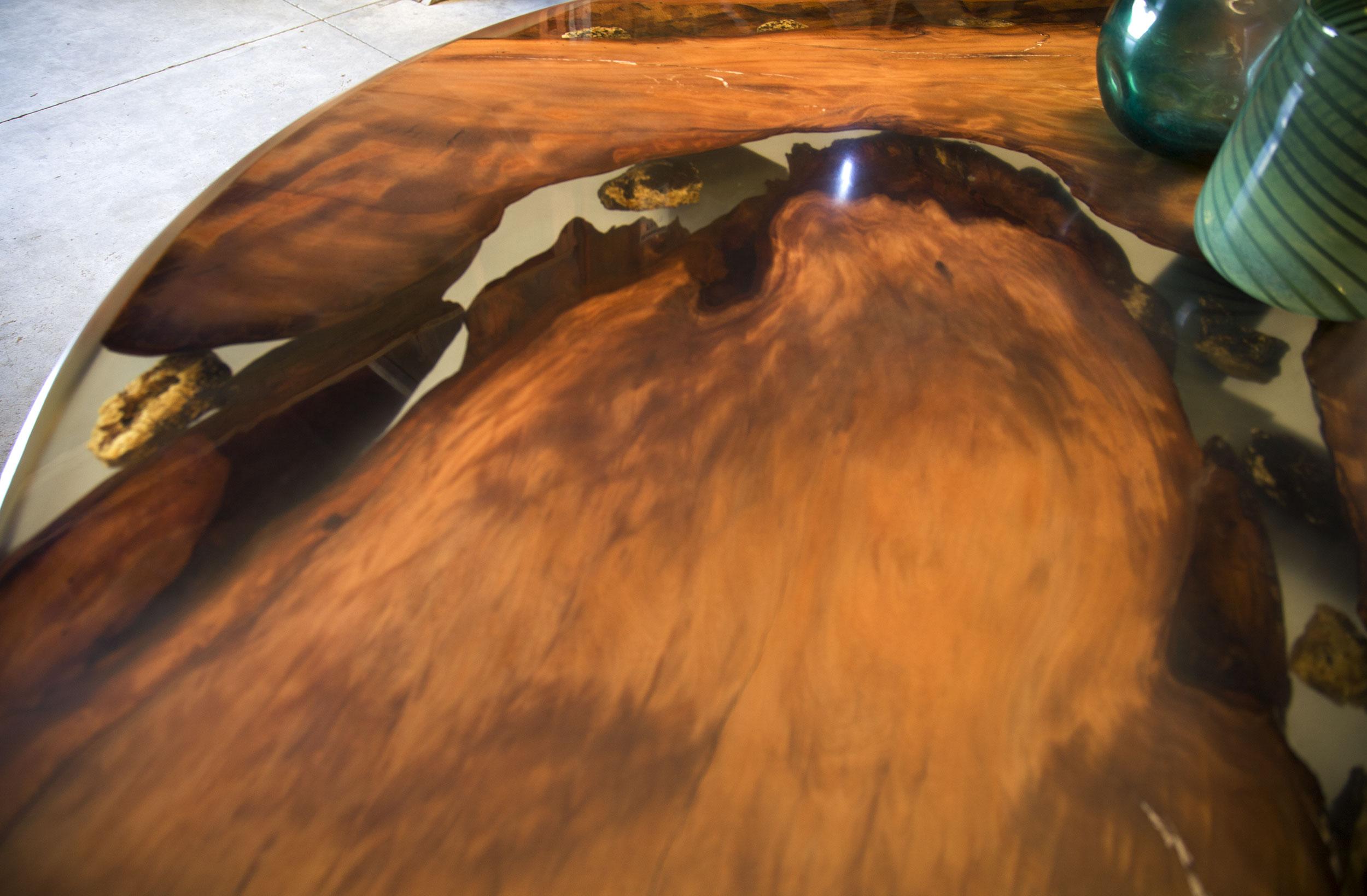 Table de salle à manger ronde Kauri en bois massif de Kauri ancien en vente 2