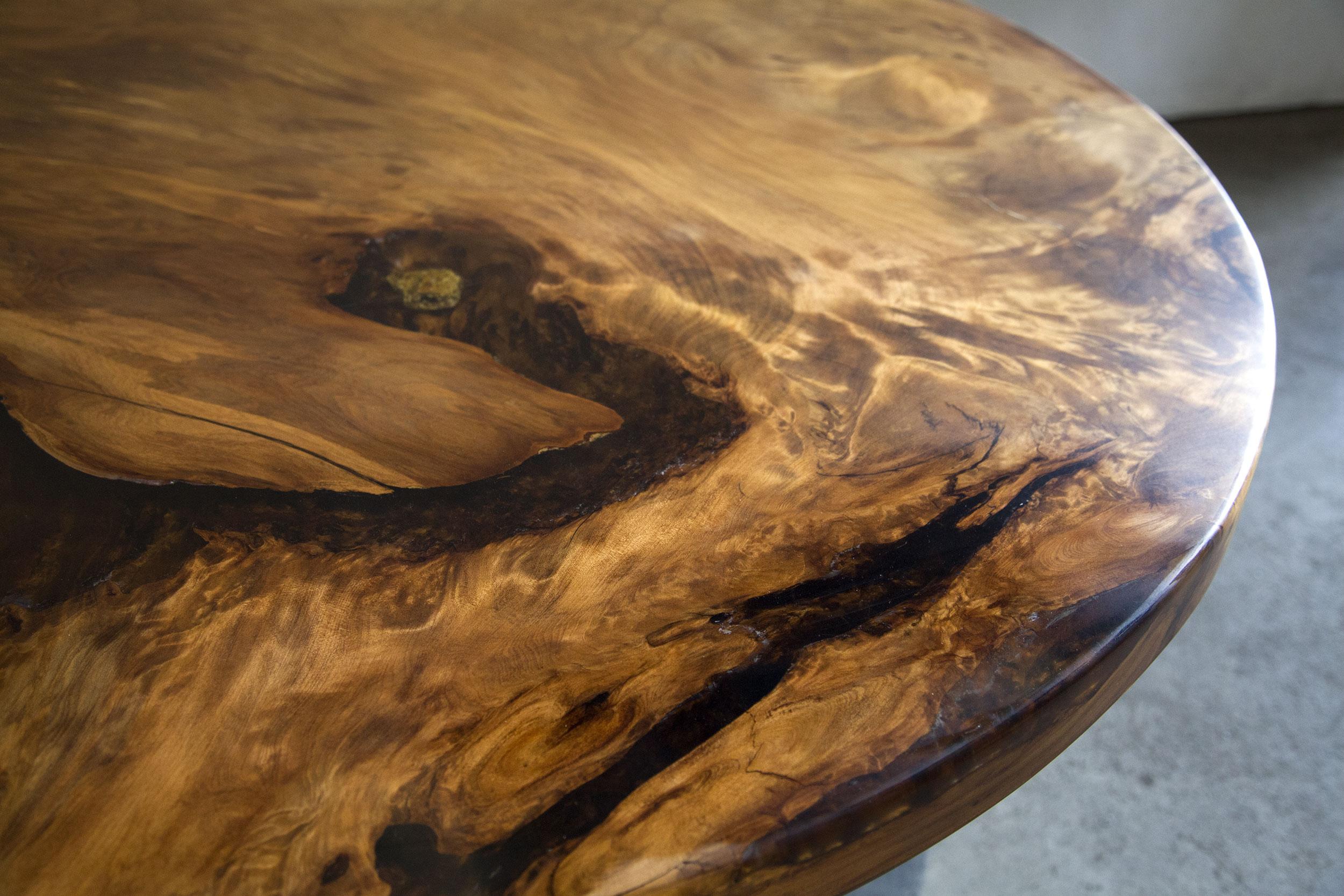 Kauri Round Dining Table in Solid Ancient Kauri Wood For Sale 1