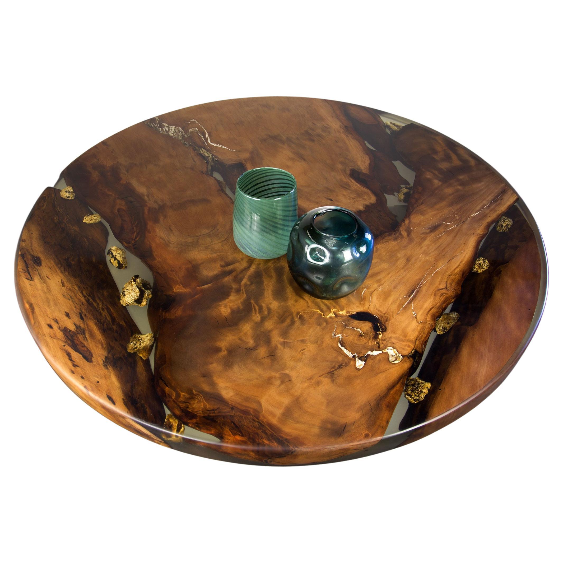 Table à manger moderne en Kauri, fabriquée à partir de bois massif de l'Ancient Swamp Kauri.

Table à manger en kauri à bord vif, fabriquée à partir d'un ancien kauri des marais de Nouvelle-Zélande vieux de 50 000 ans. Fabriqué à la main à Auckland,