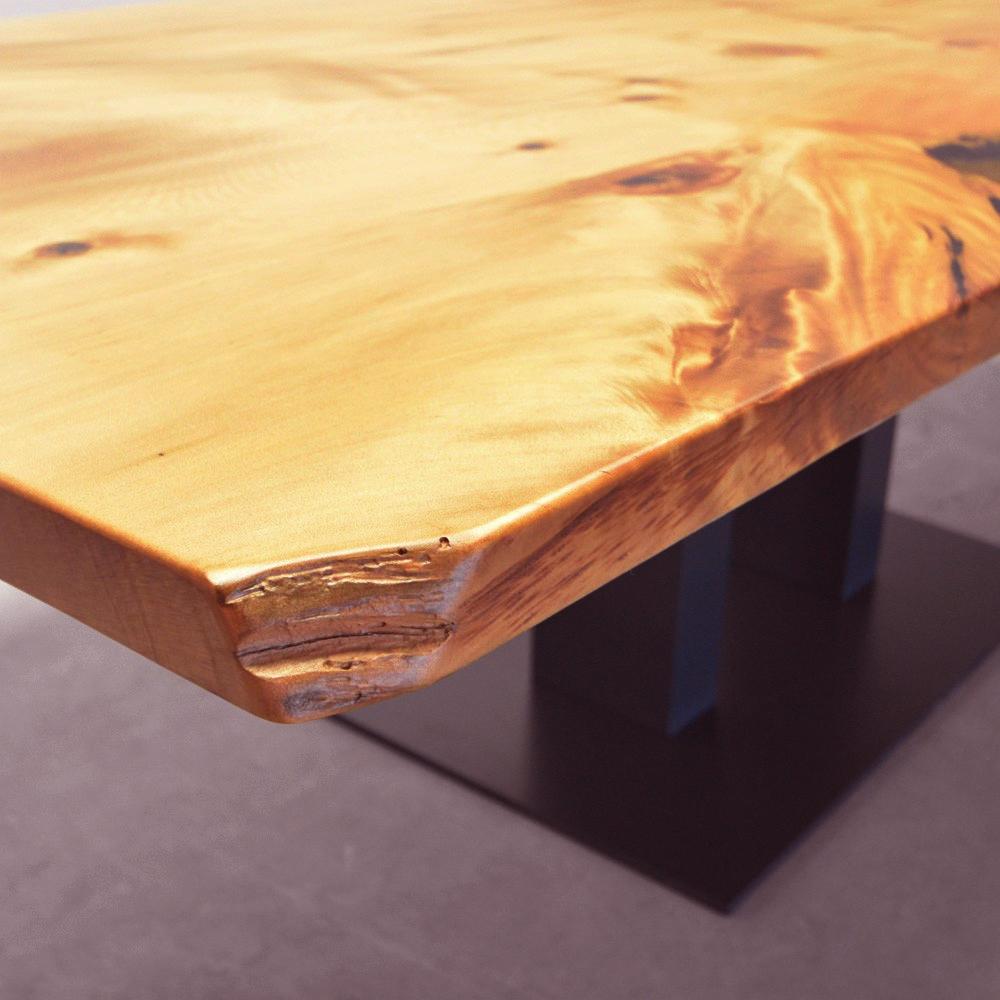 Kauri Wood with Resin Dining Table In New Condition In Paris, FR