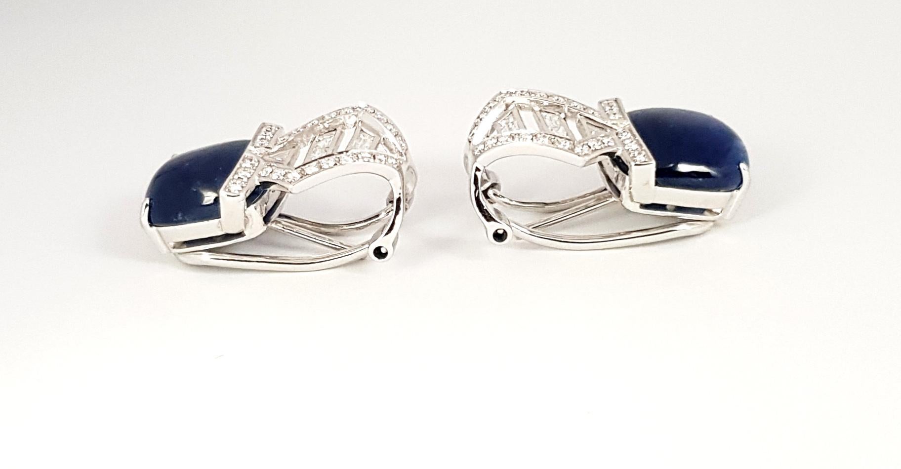 Kavant Sharart, boucles d'oreilles Origami en or 18 carats avec saphir bleu asymétrique et diamants Pour femmes en vente