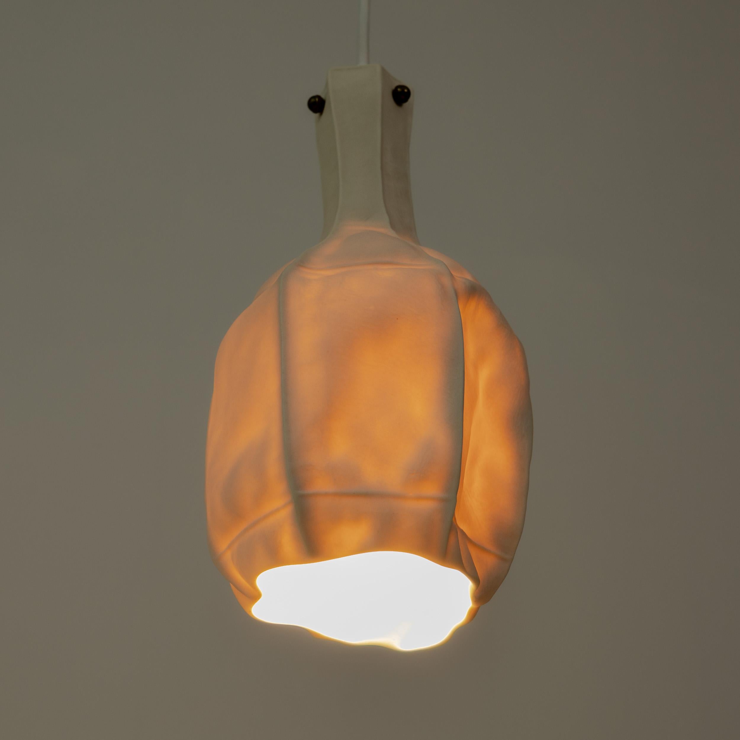 Américain Lampe à suspension en porcelaine moulée en cuir de la série Kawa, céramique blanche translucide en vente