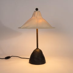 Kawa Lampada da tavolo 05, Diffusore organico in porcellana con base in ceramica, bronzo