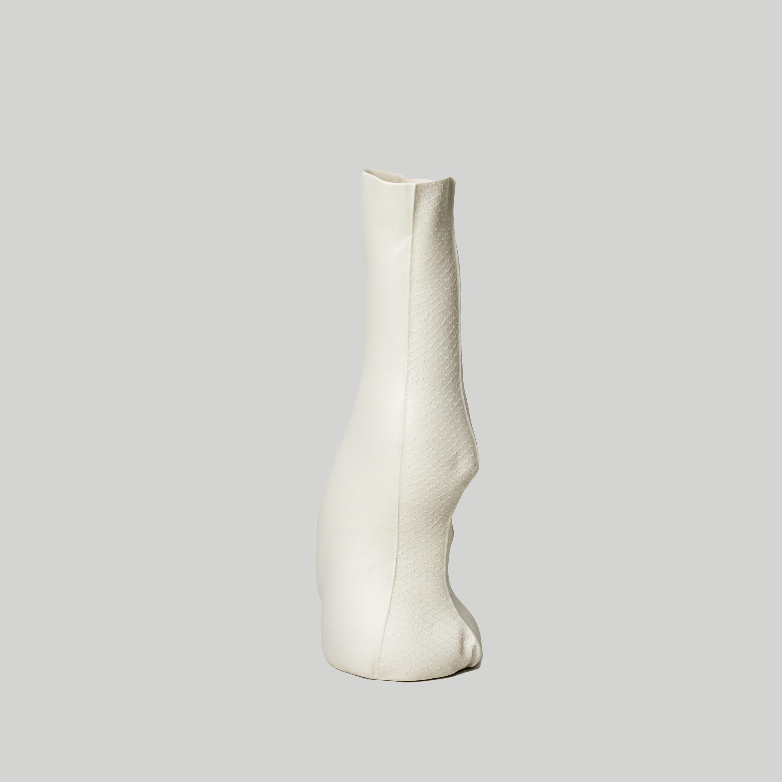 Kawa Vase 19 & 20, Paar weiße organische Keramikvasen, Porzellan, skulptural (amerikanisch) im Angebot