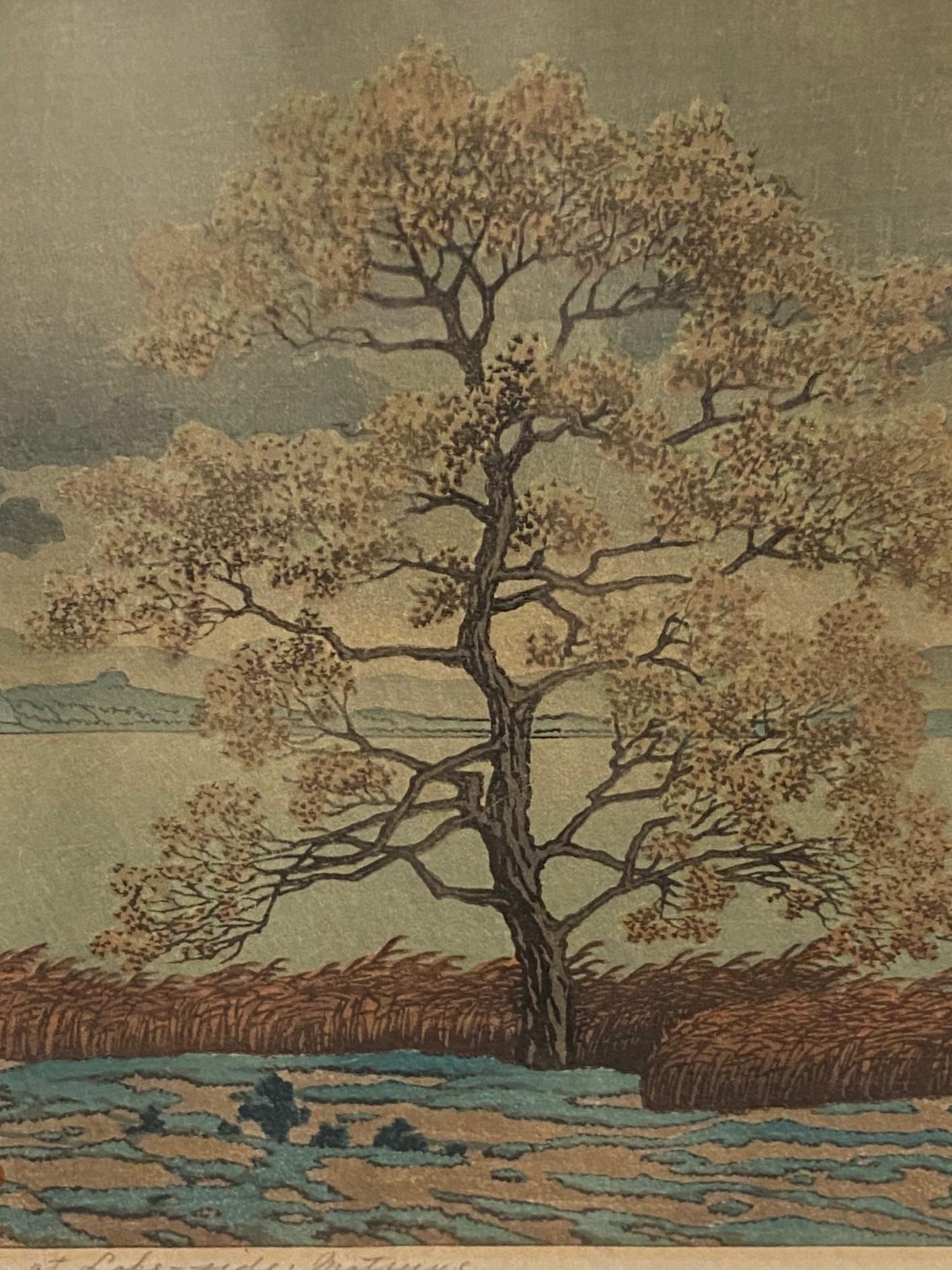 Rara impresión xilográfica japonesa firmada por Kawase Hasui Ducha junto al lago, Matsue, 1932 mediados del siglo XX en venta