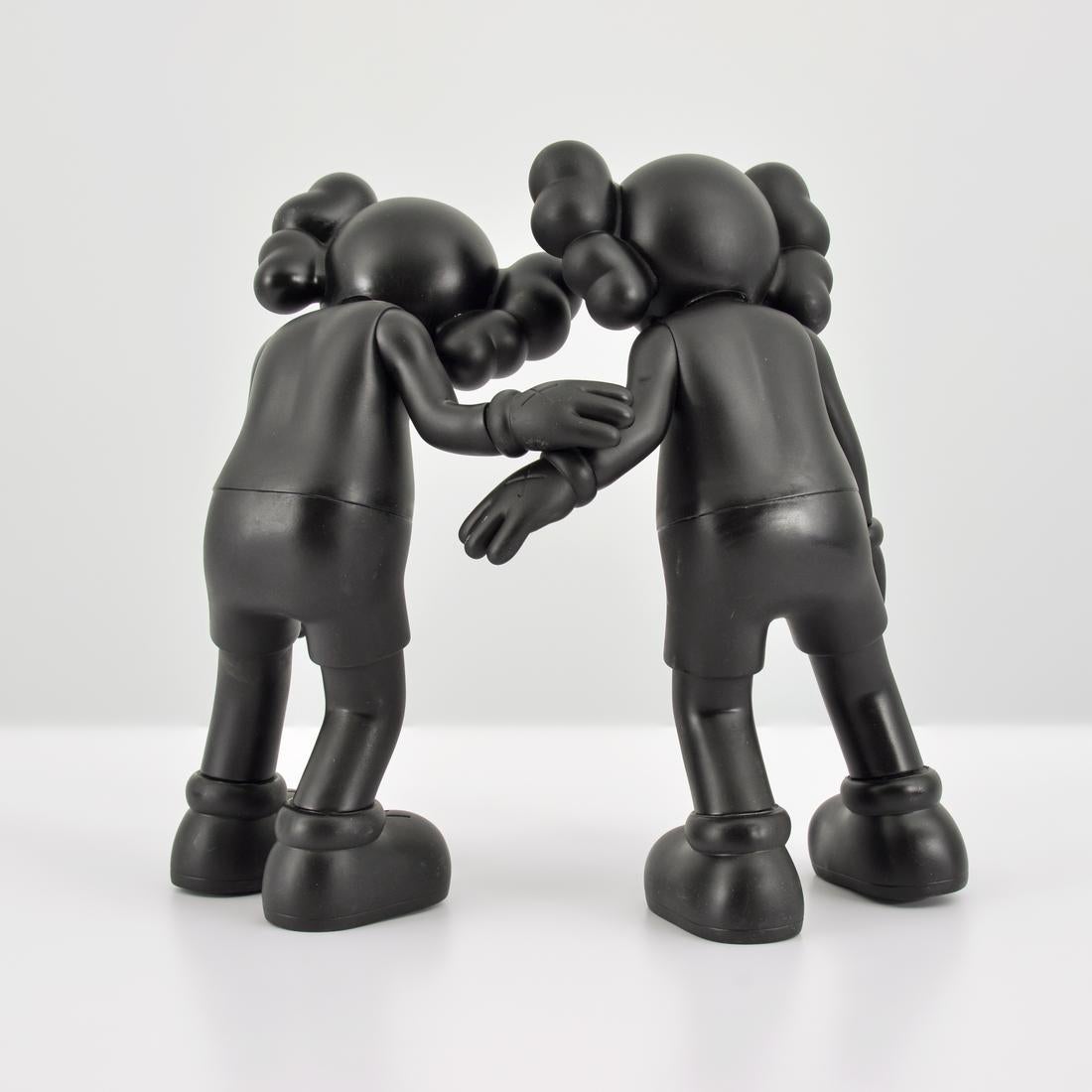Americano KAWS ALONG THE WAY, scultura artistica giocattolo 2019 in vendita