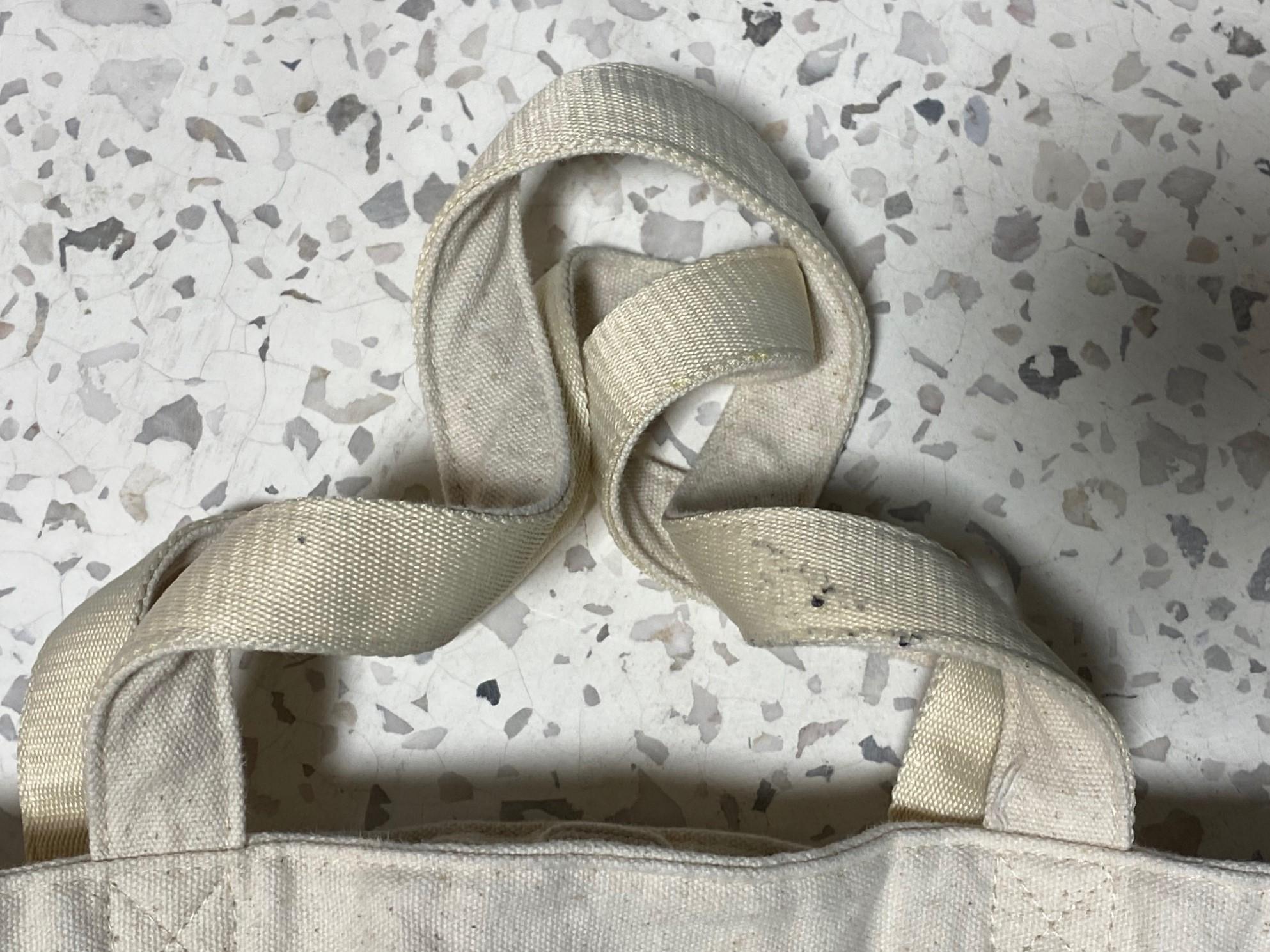 KAWS Brian Donnelly Rare signé Natural Canvas Uniqlo X Fourre-tout Shopping Bag Gone en vente 5