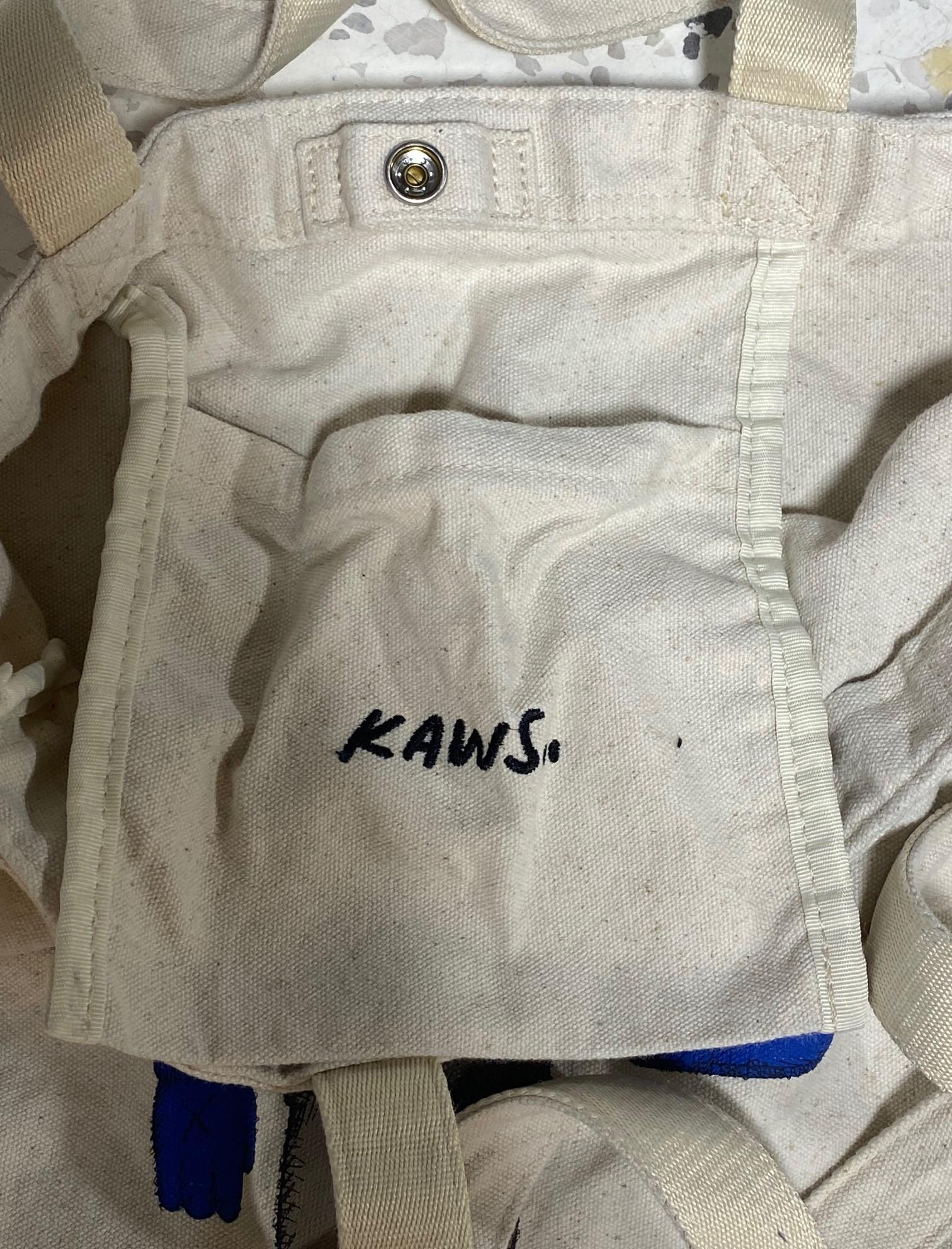 KAWS Brian Donnelly Rare signé Natural Canvas Uniqlo X Fourre-tout Shopping Bag Gone en vente 9