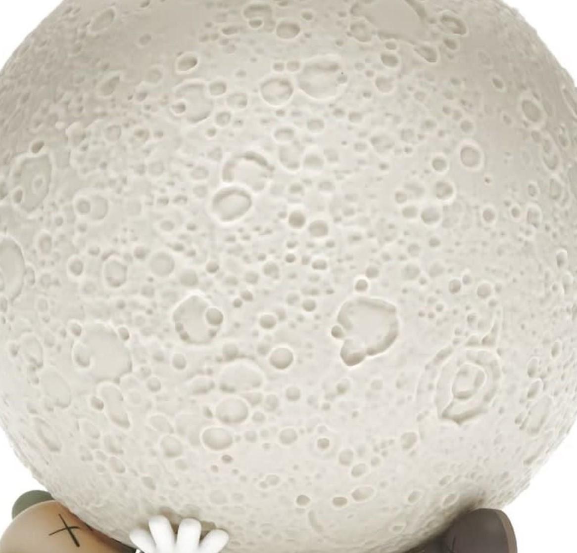 Holiday Big Moon de KAWS en vente 2
